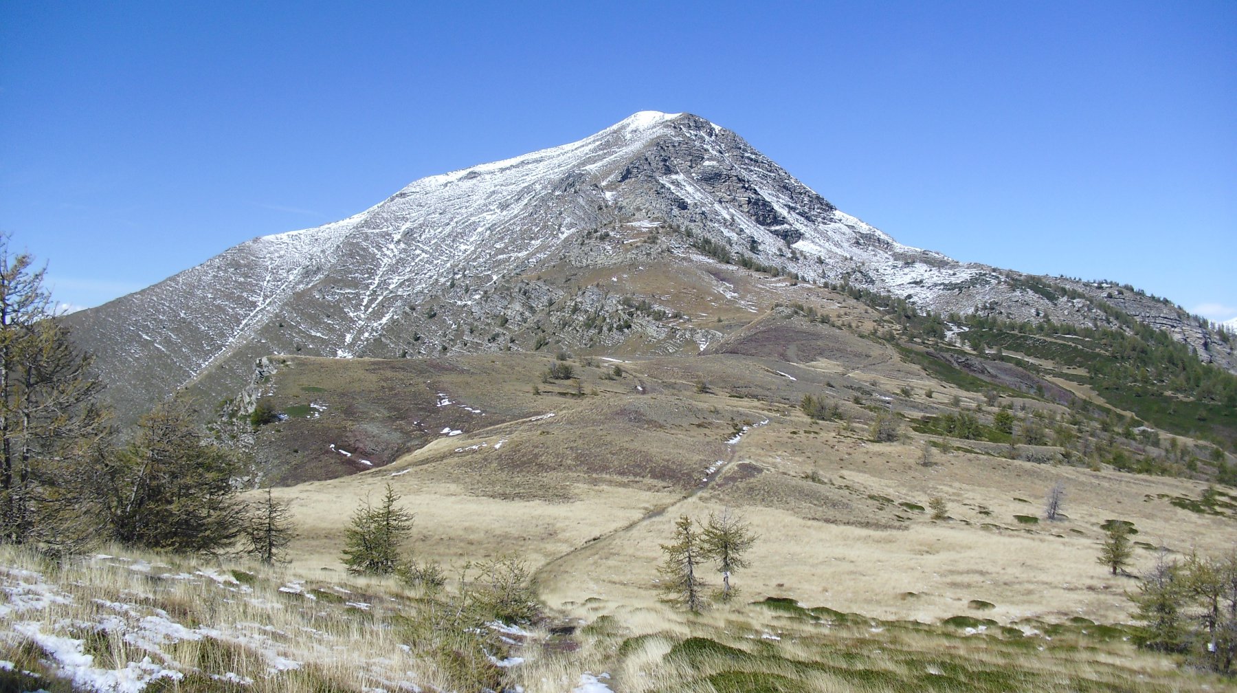 Colla Rossa e Monte Bertrand (m.2480).