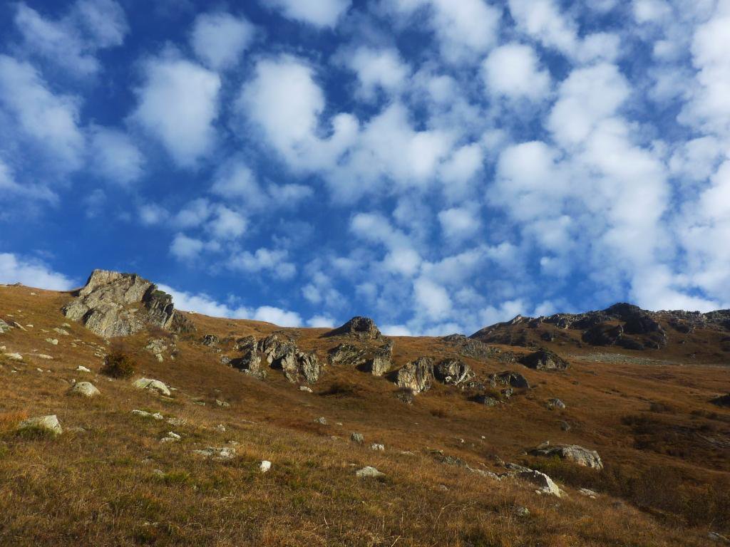 cielo a pecorelle salendo alla Rèina