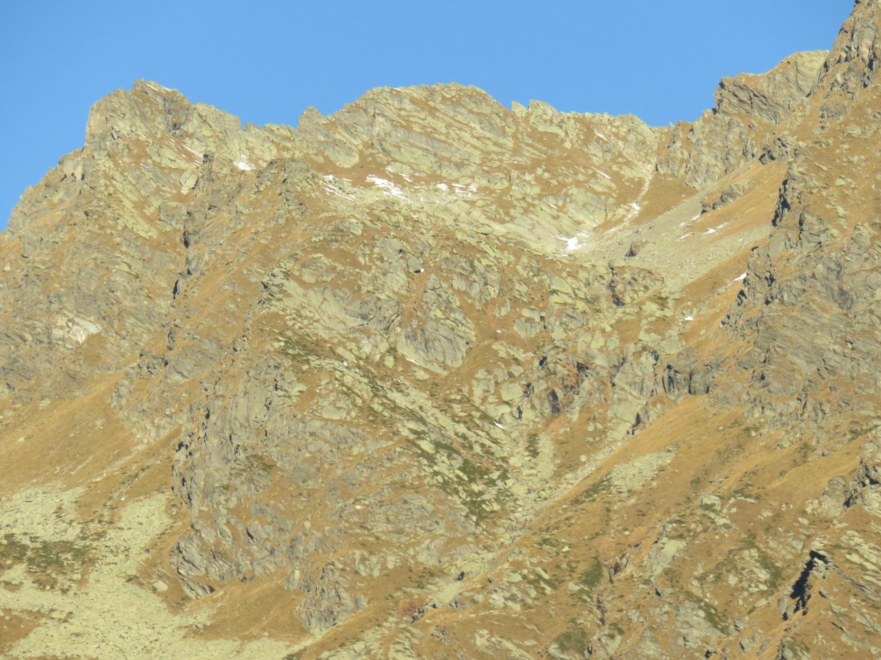 In alto, la conca ove è posto il Laghetto degli Orti