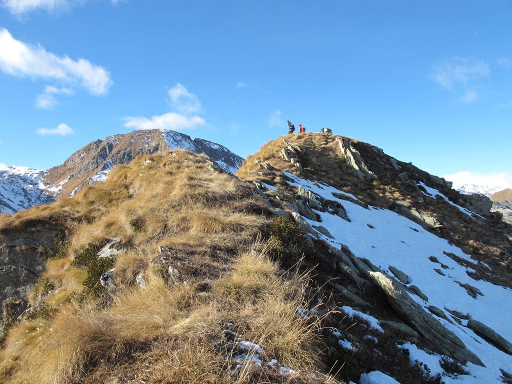 Arrivo in vetta dalla cresta SE