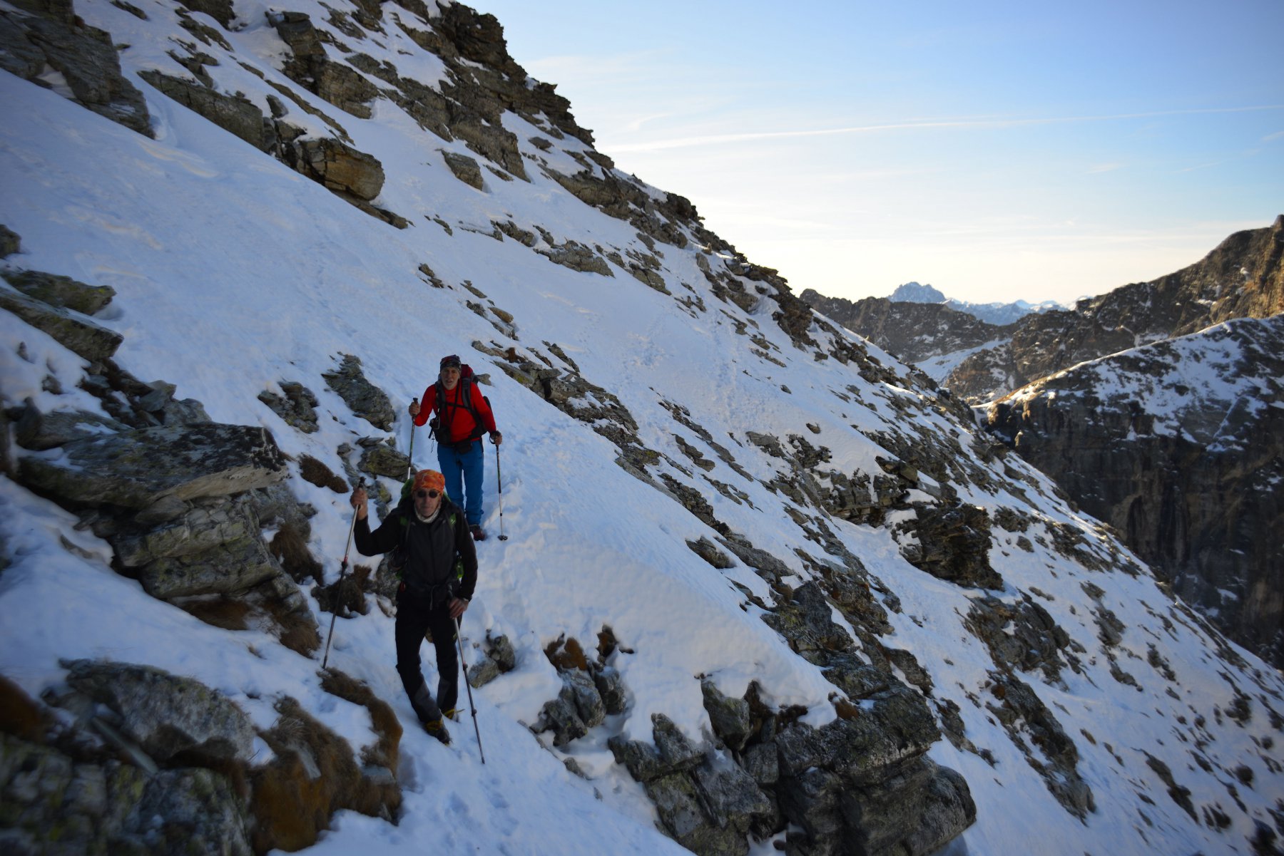 sentiero a sx sotto ultima spalla prima del colle del Pelvo
