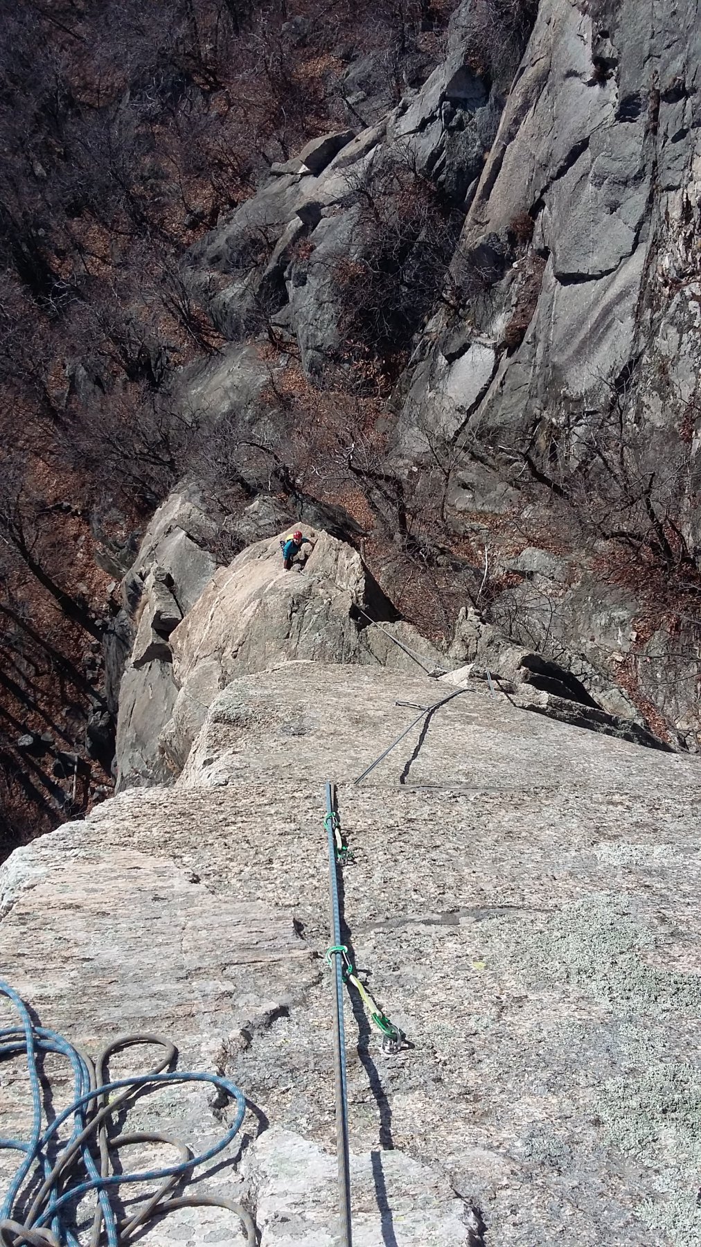 Prima della cuspide finale, uno sguardo verso il basso...