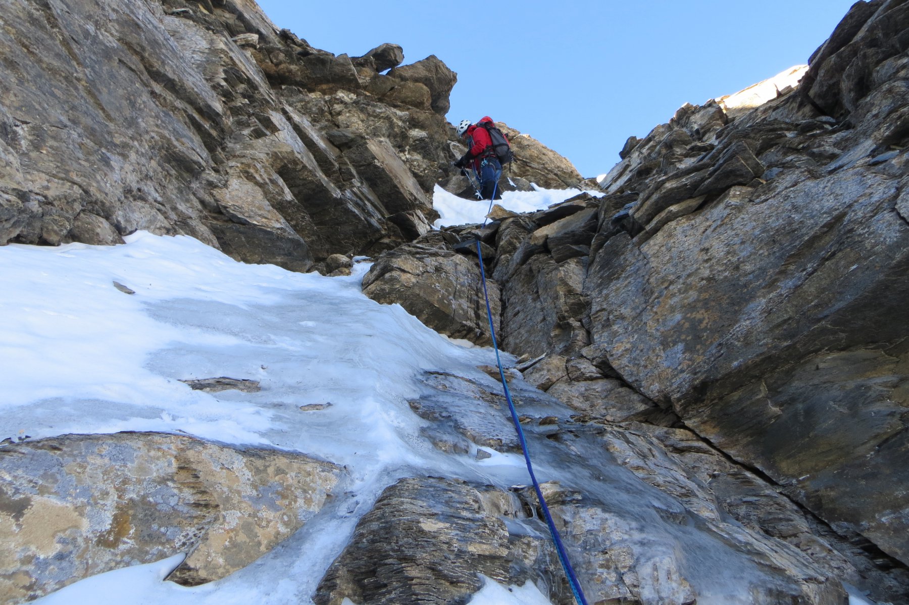 nel traverso che precede l'uscita in vetta..