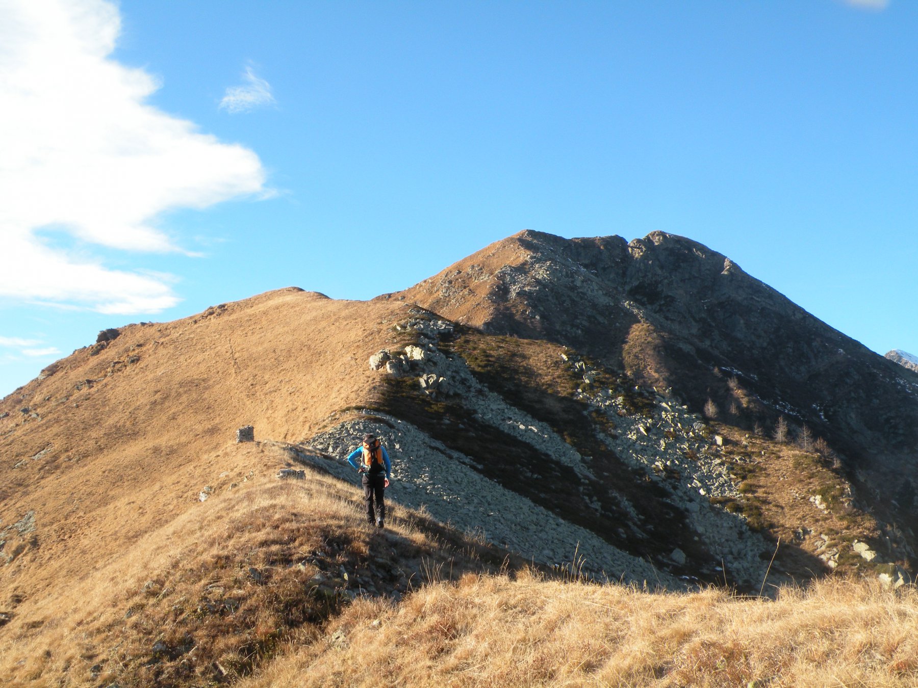 Attacchiamo la cresta per il Camughera