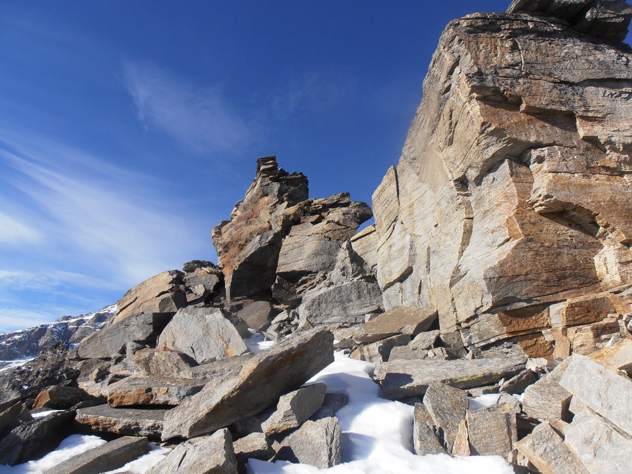08 - sotto il castelletto roccioso della vetta