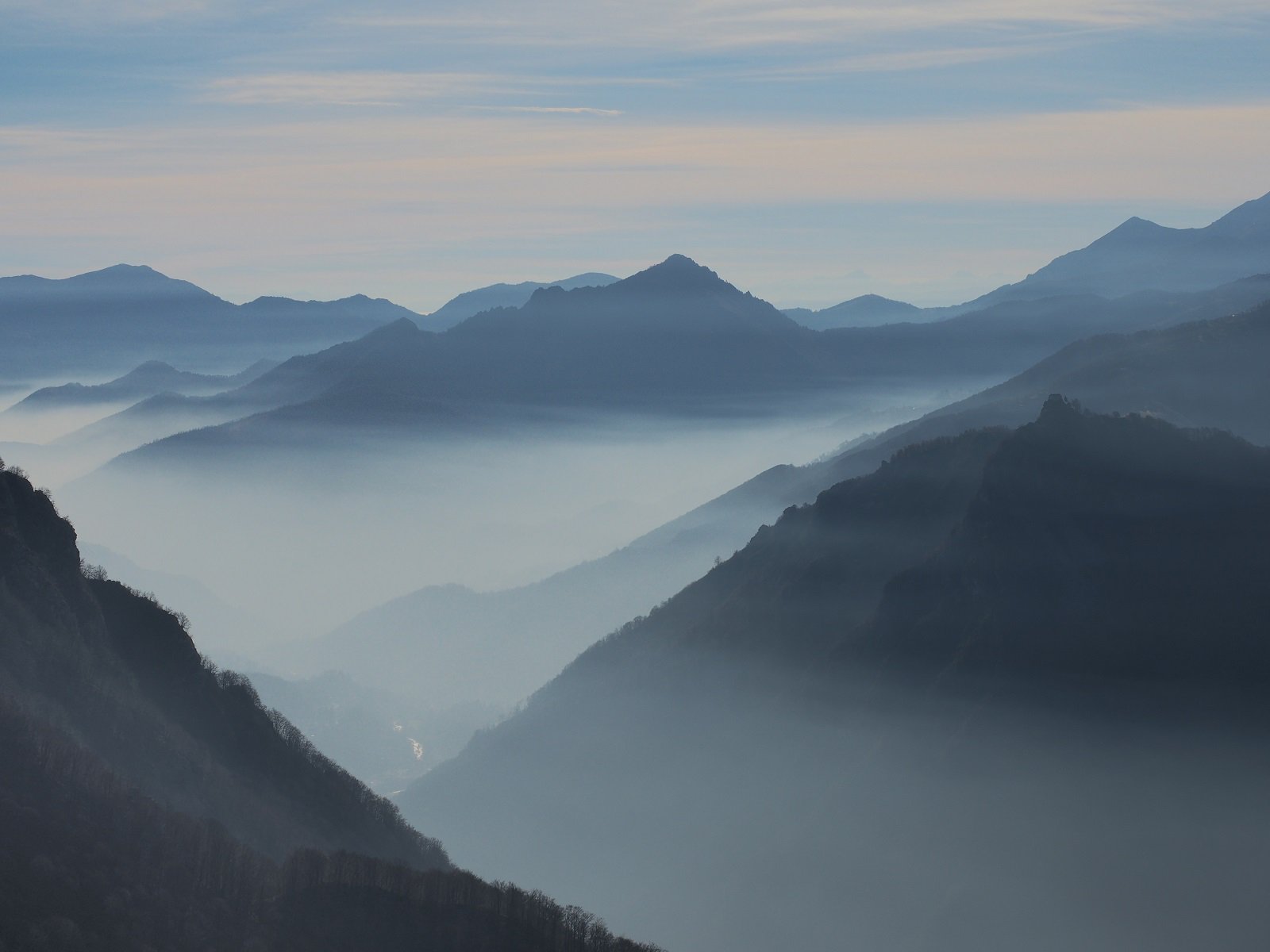 Valli di Lanzo immerse nella foschia