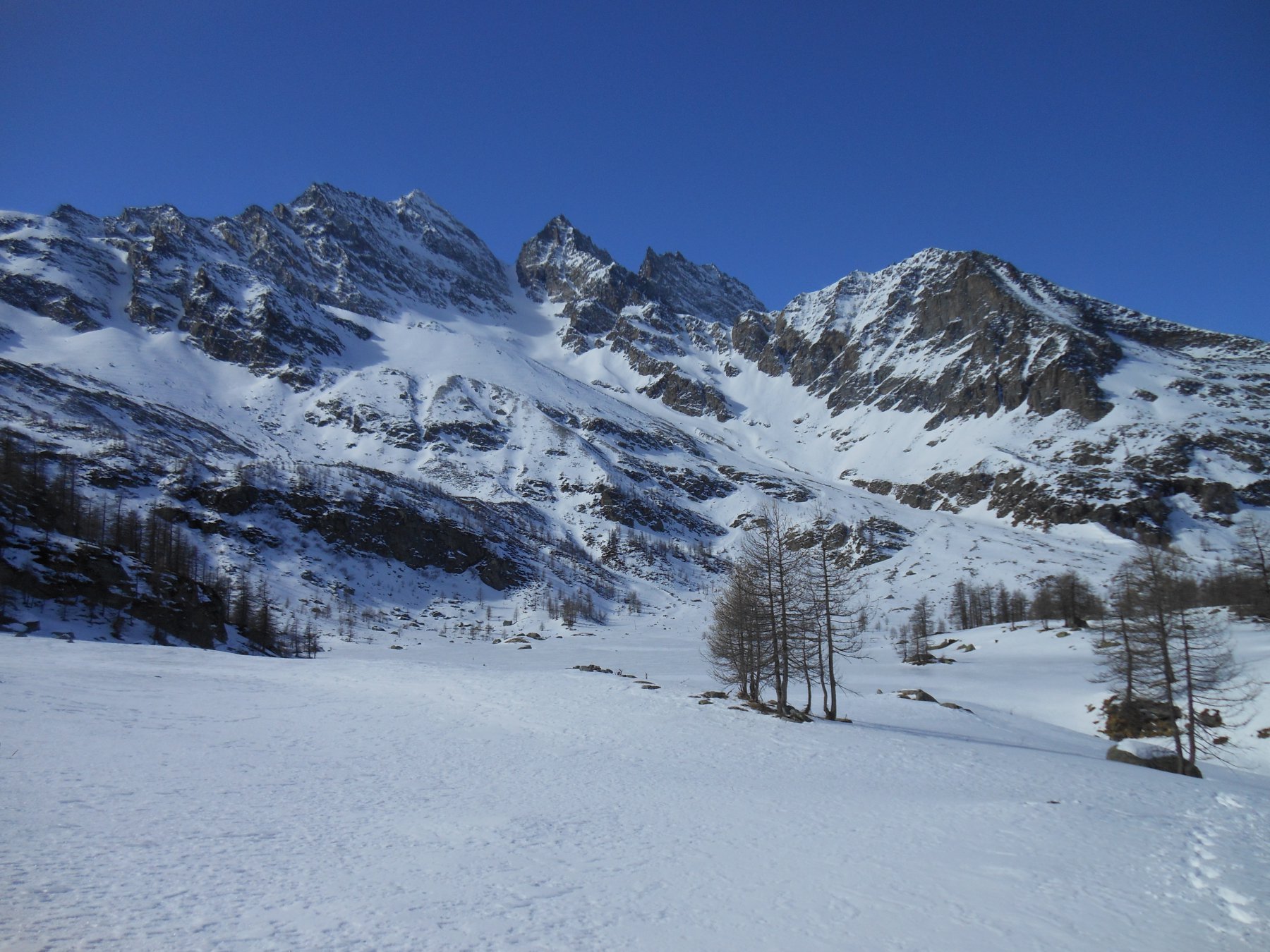 Guardando il colle perduto