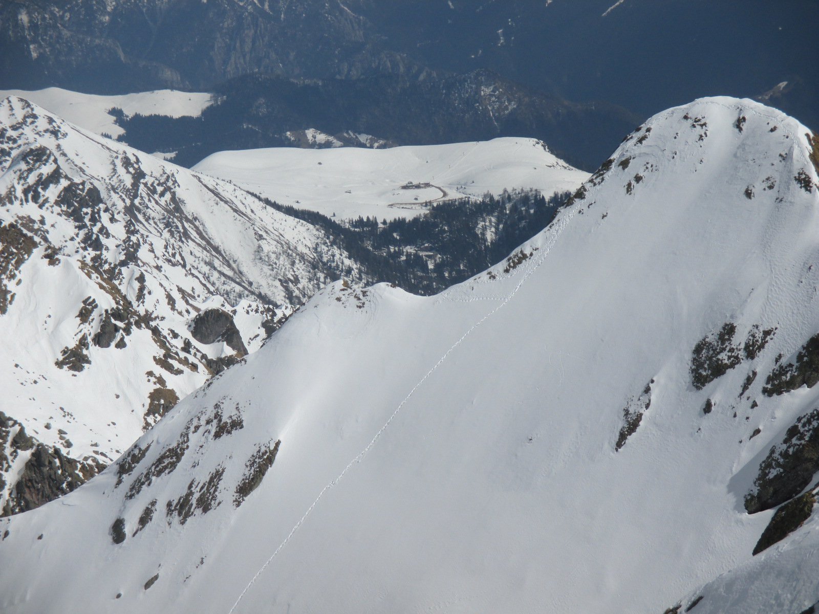 La linea di discesa sul versante nord-ovest