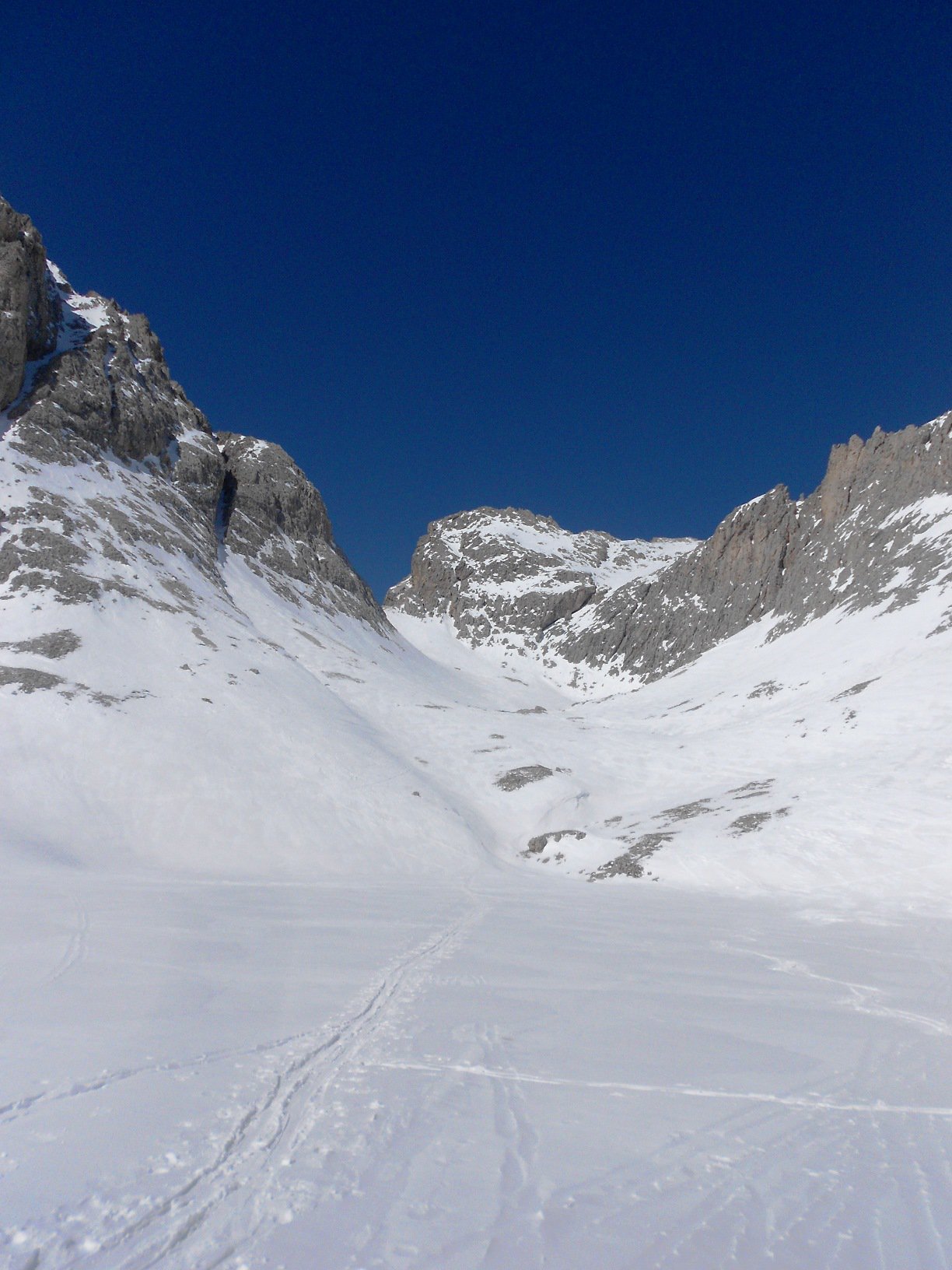 parte centrale, sullo sfondo il Sas da l'Ega