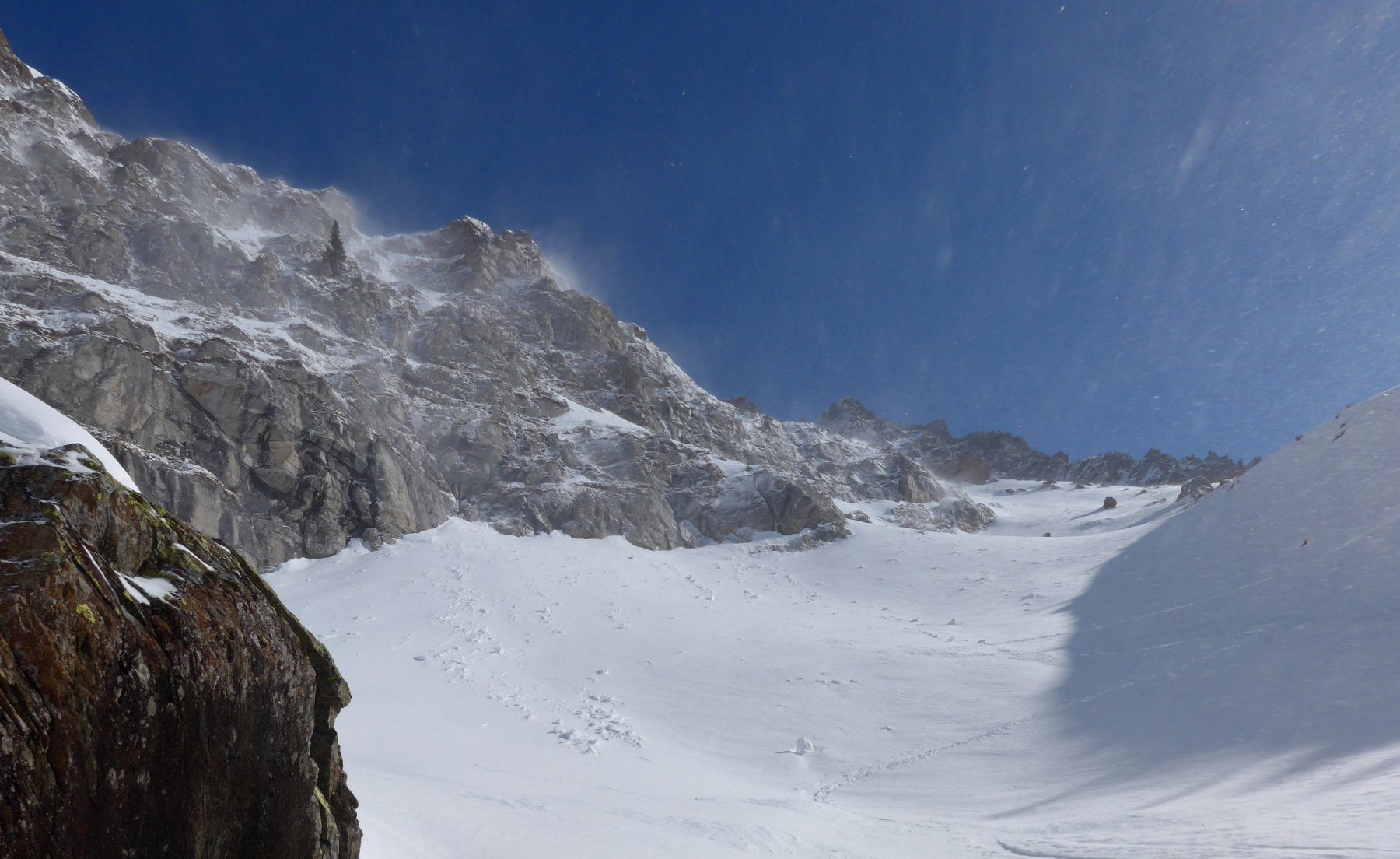 tormenta salendo il canale dal Pian della Rossa