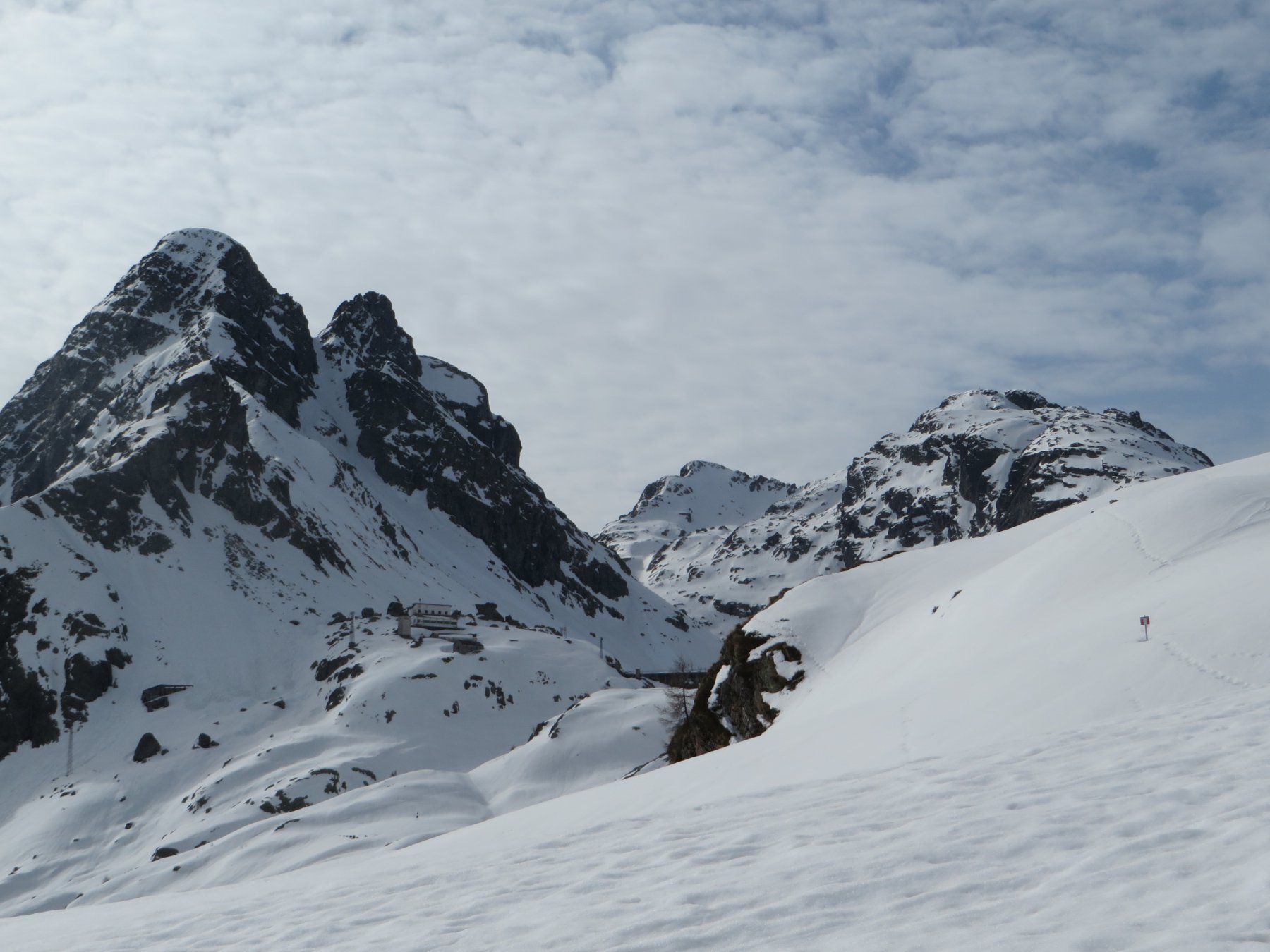 Pizzo Trona a sx e Tre Signori a dx