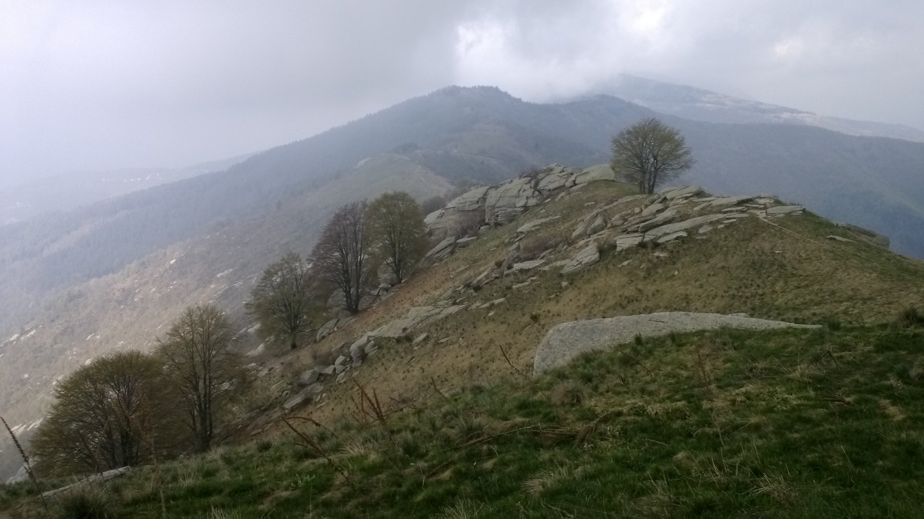 dorsale dal San Bernardo verso il Roccerè ... nelle nuvole