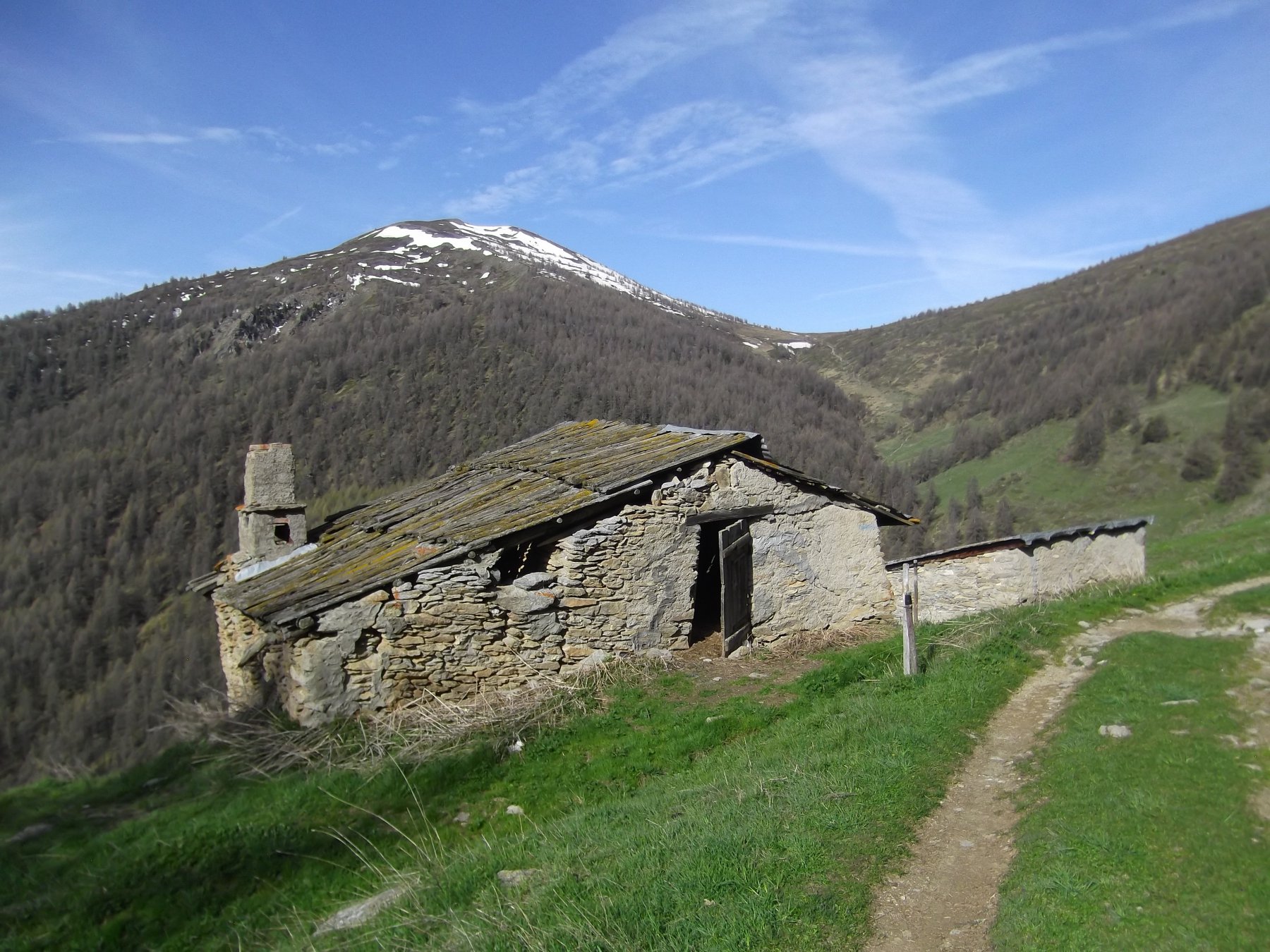 Punta Moncrons dall'Alpe Giarasson.