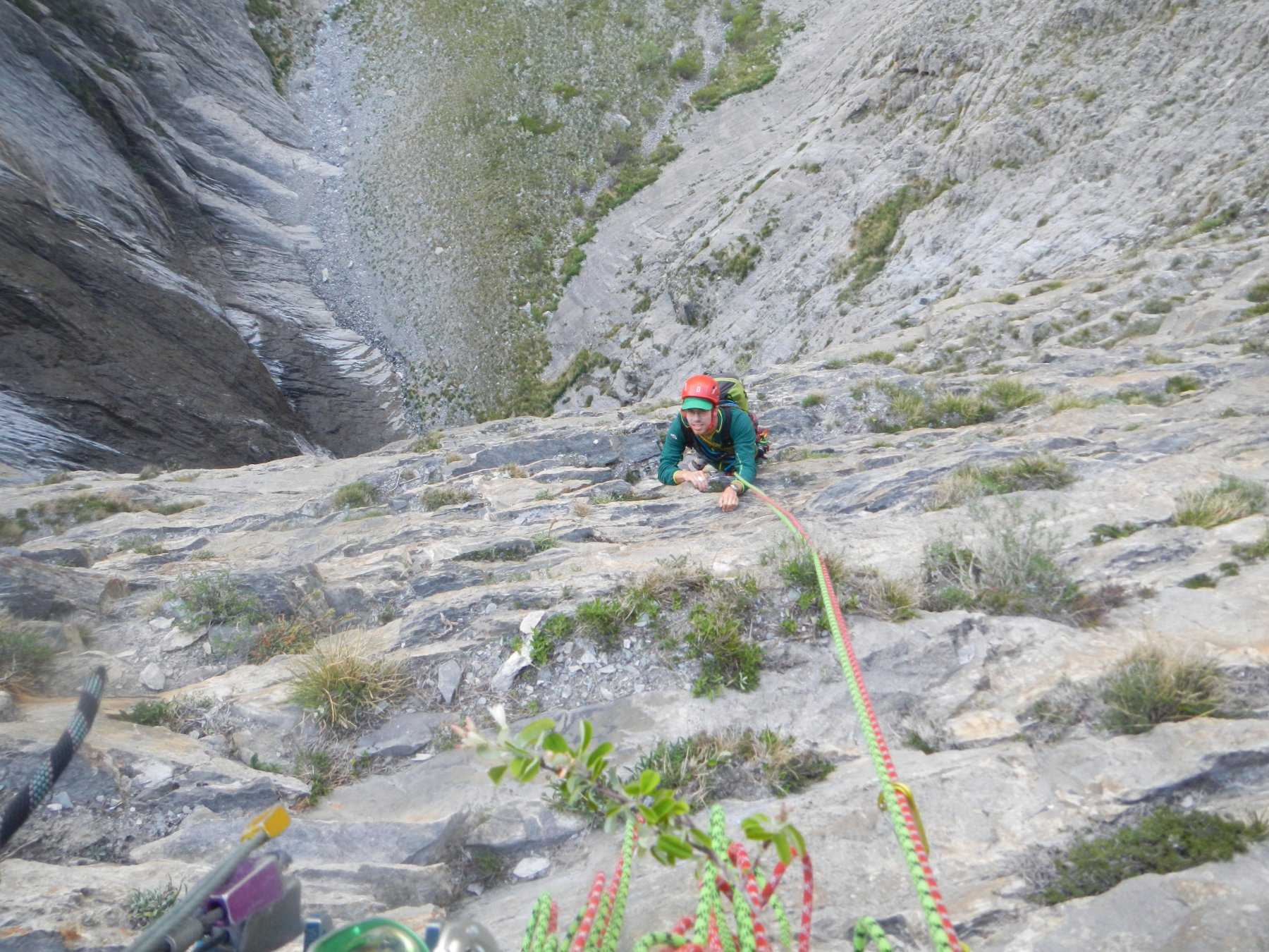 roccia ottima e solida, arrivo al nostro terzo tiro