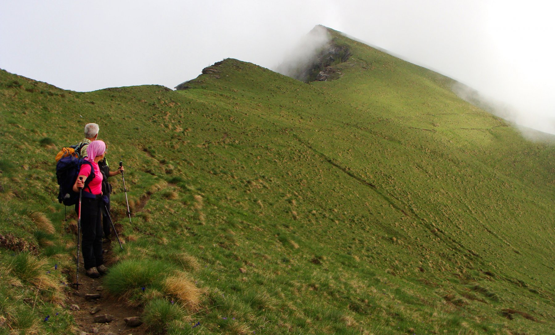 salendo sotto la cresta