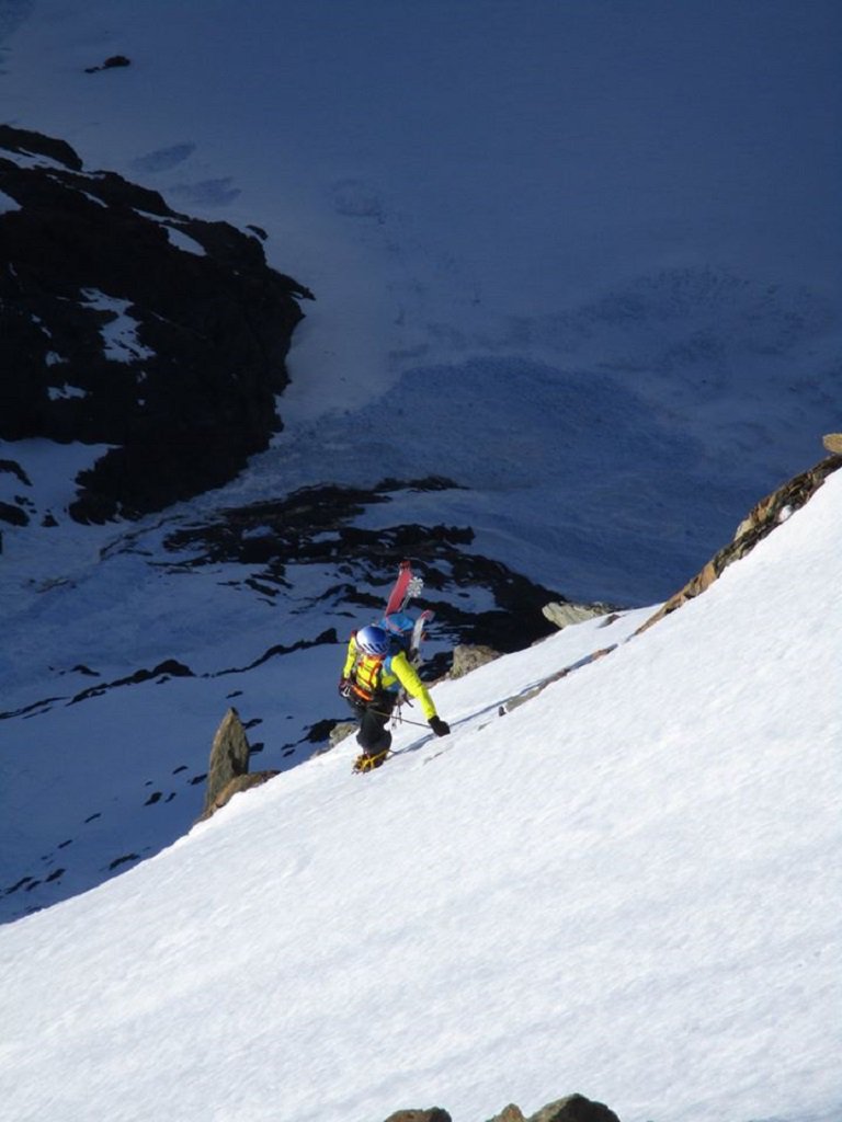 Sul pendio: in ombra il conoide svalangato iniziale