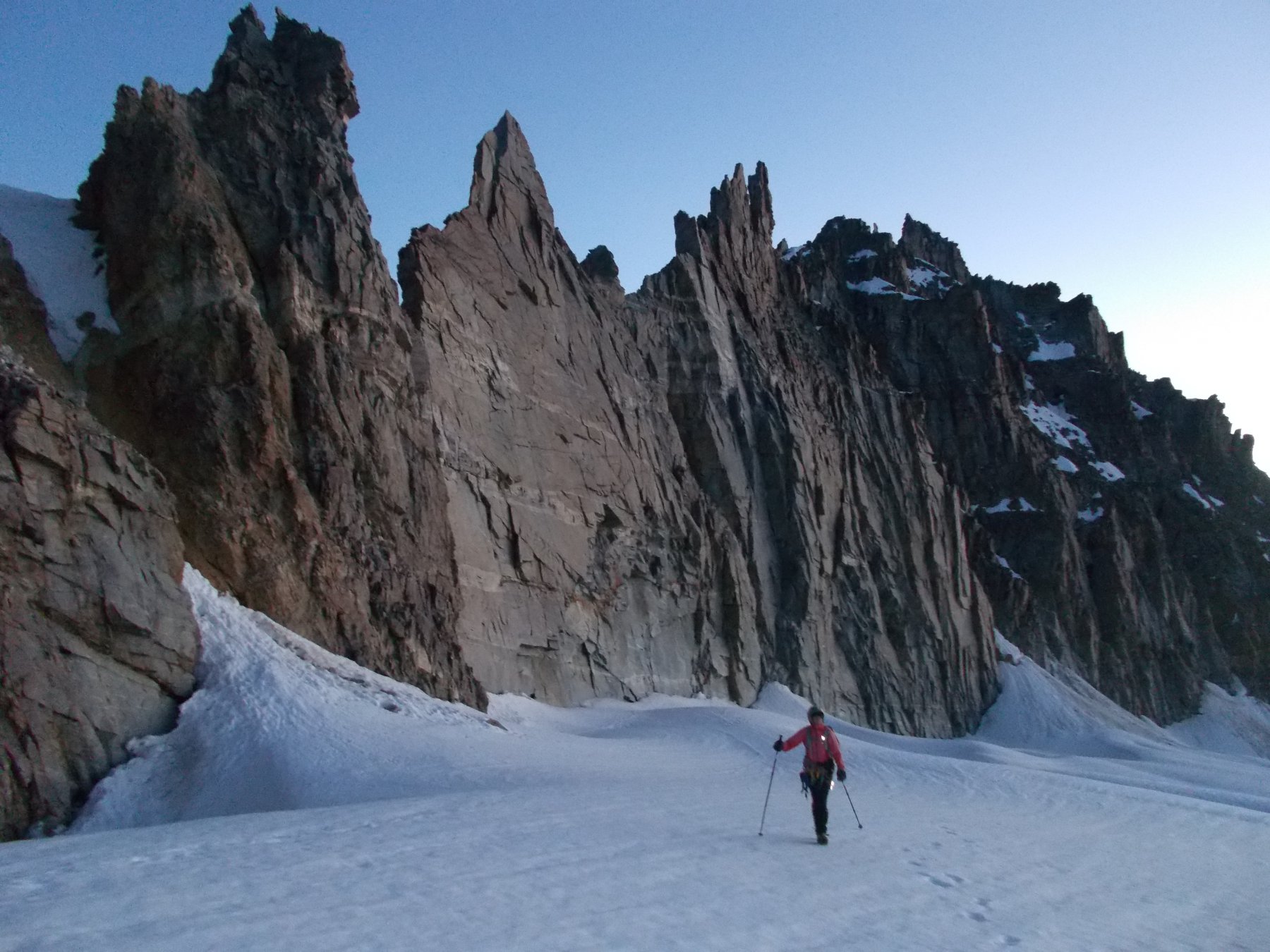 risalendo il ghiacciaio di Dzasset..