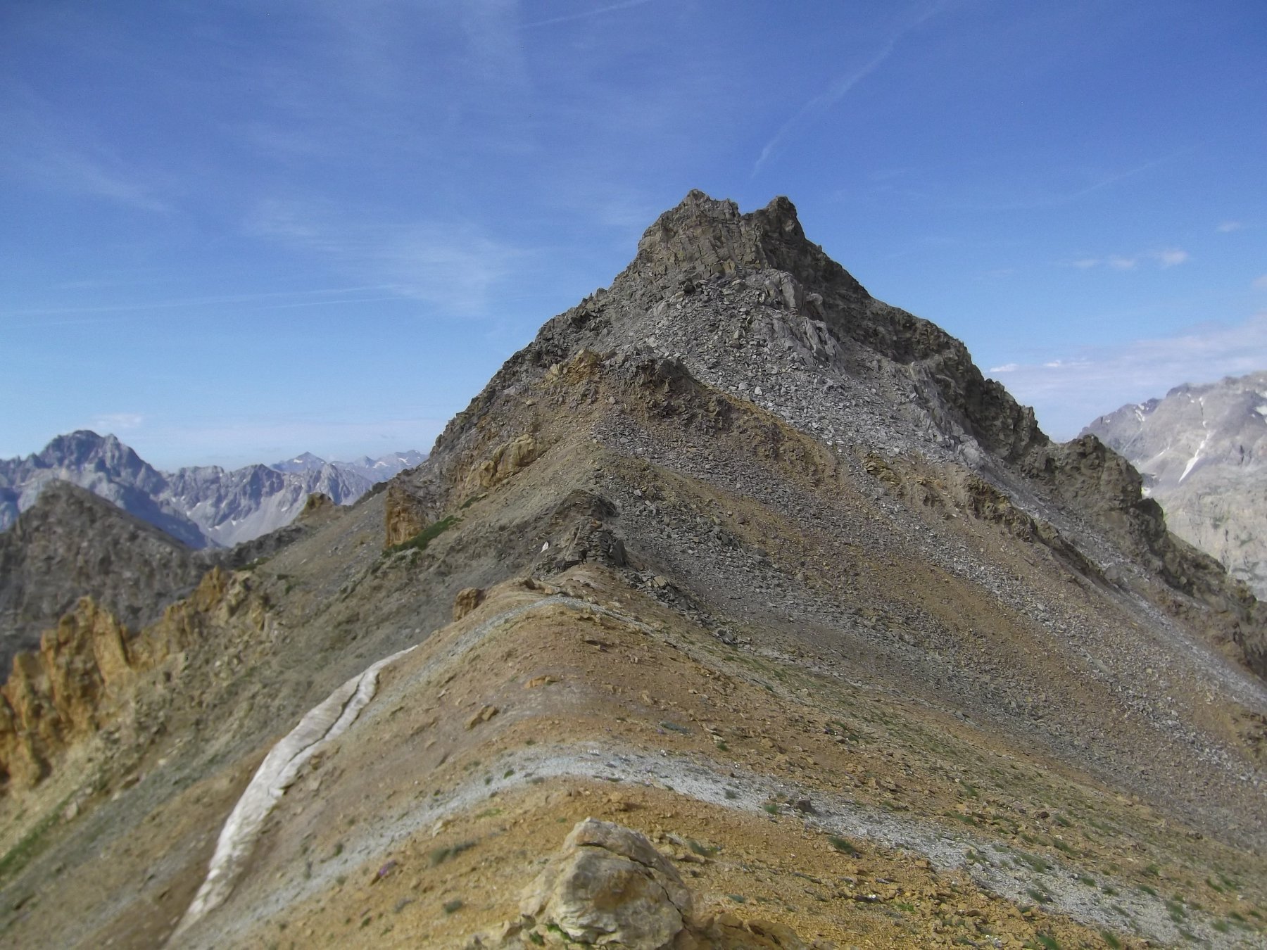 La cresta dal colle con la Quota m.2910.