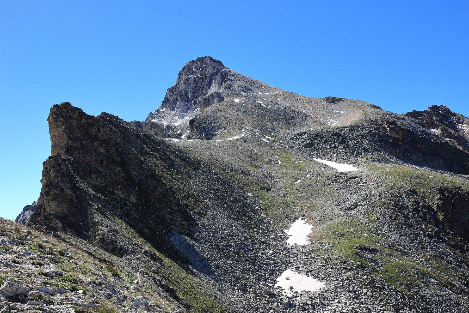 Il Cervet visto nei pressi del colle di Rui