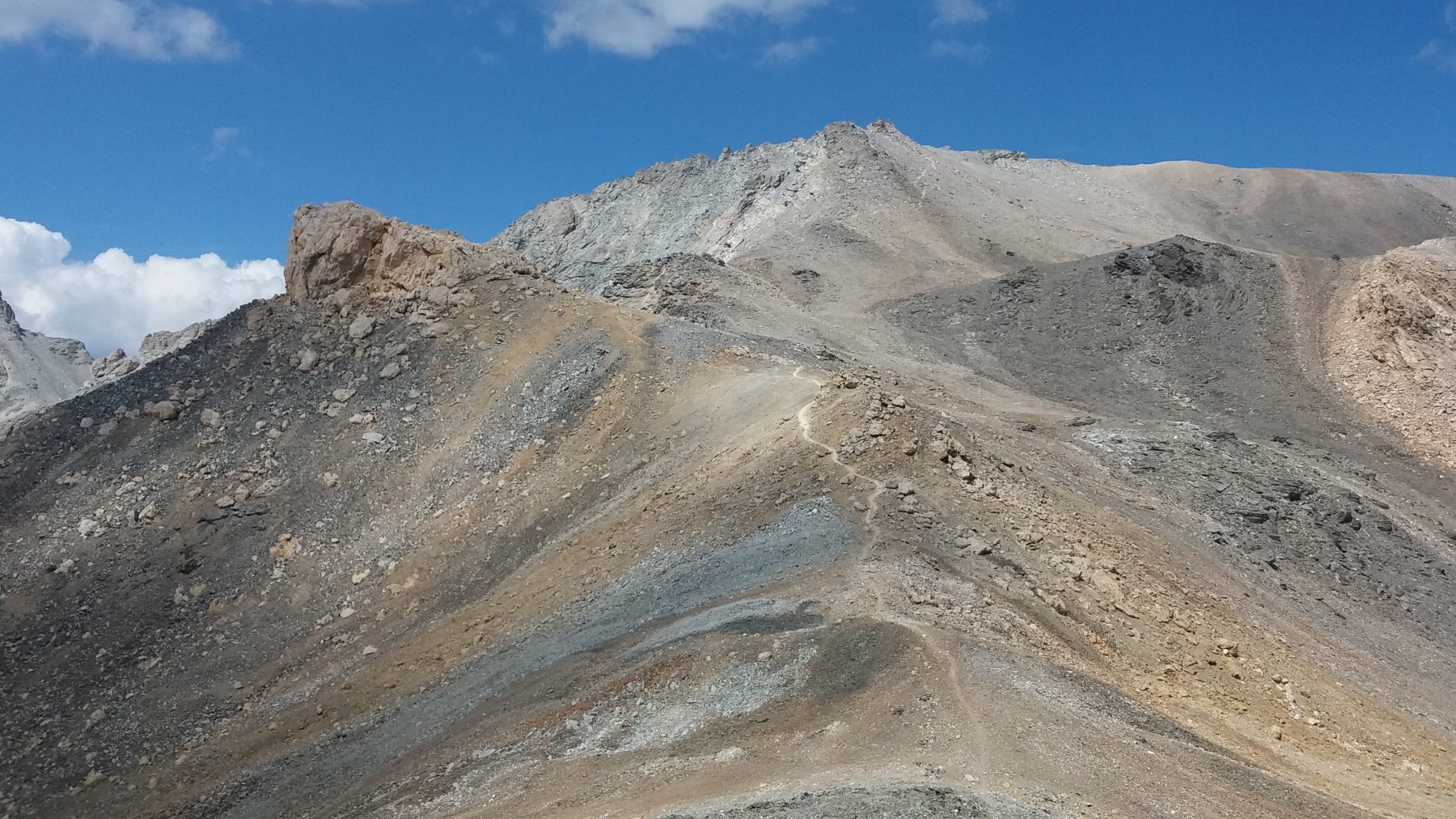 Paesaggio  lunare scendendo da punta Sommeiller