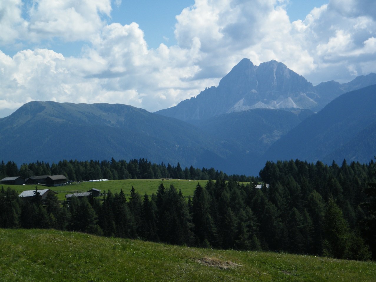 Una bella vetta dolomitica, forse il Piz de Peres