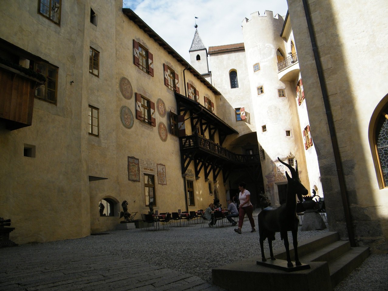 Il cortile interno del Castello.