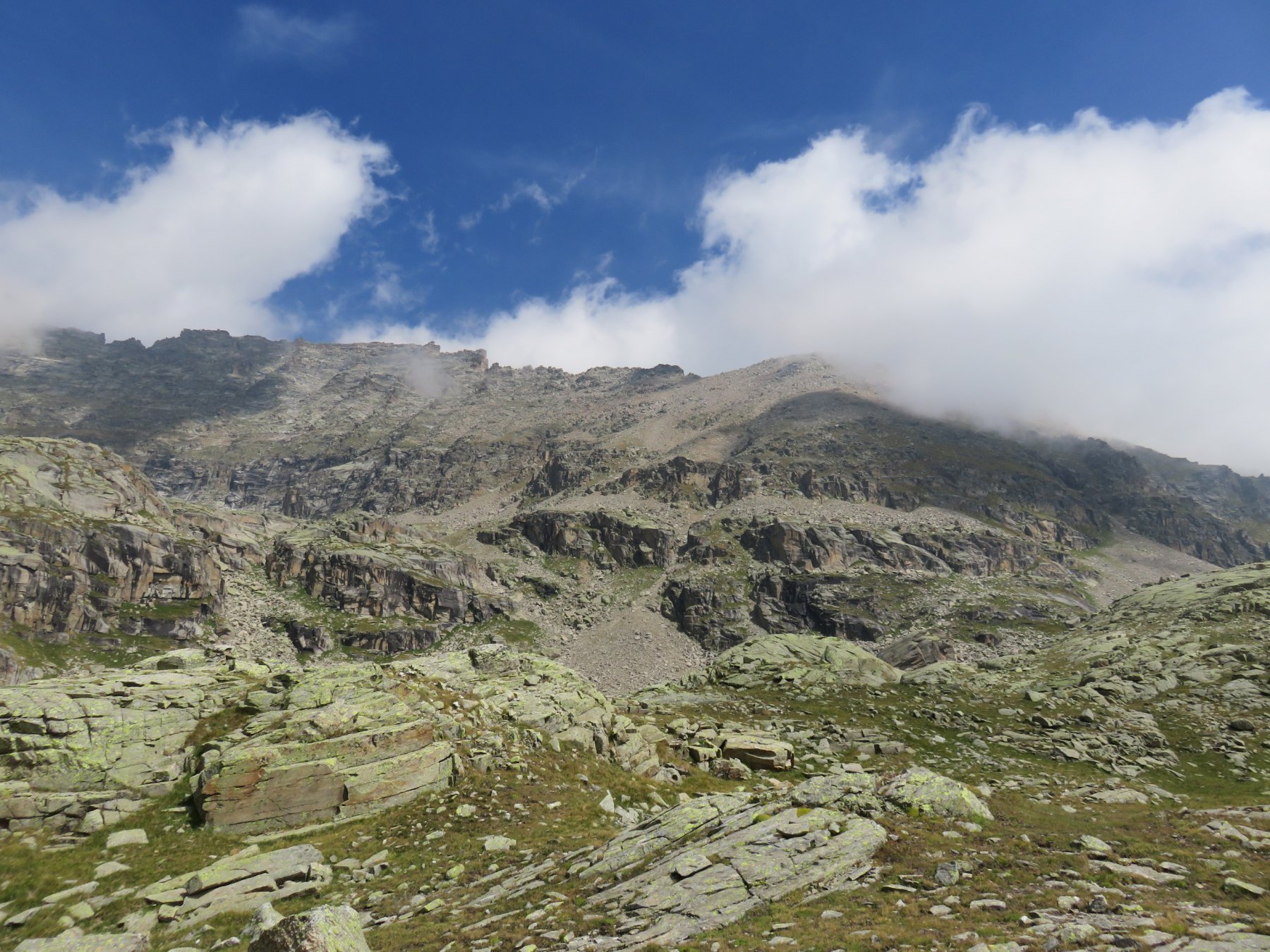 Vista della Sella dai pressi del Lago