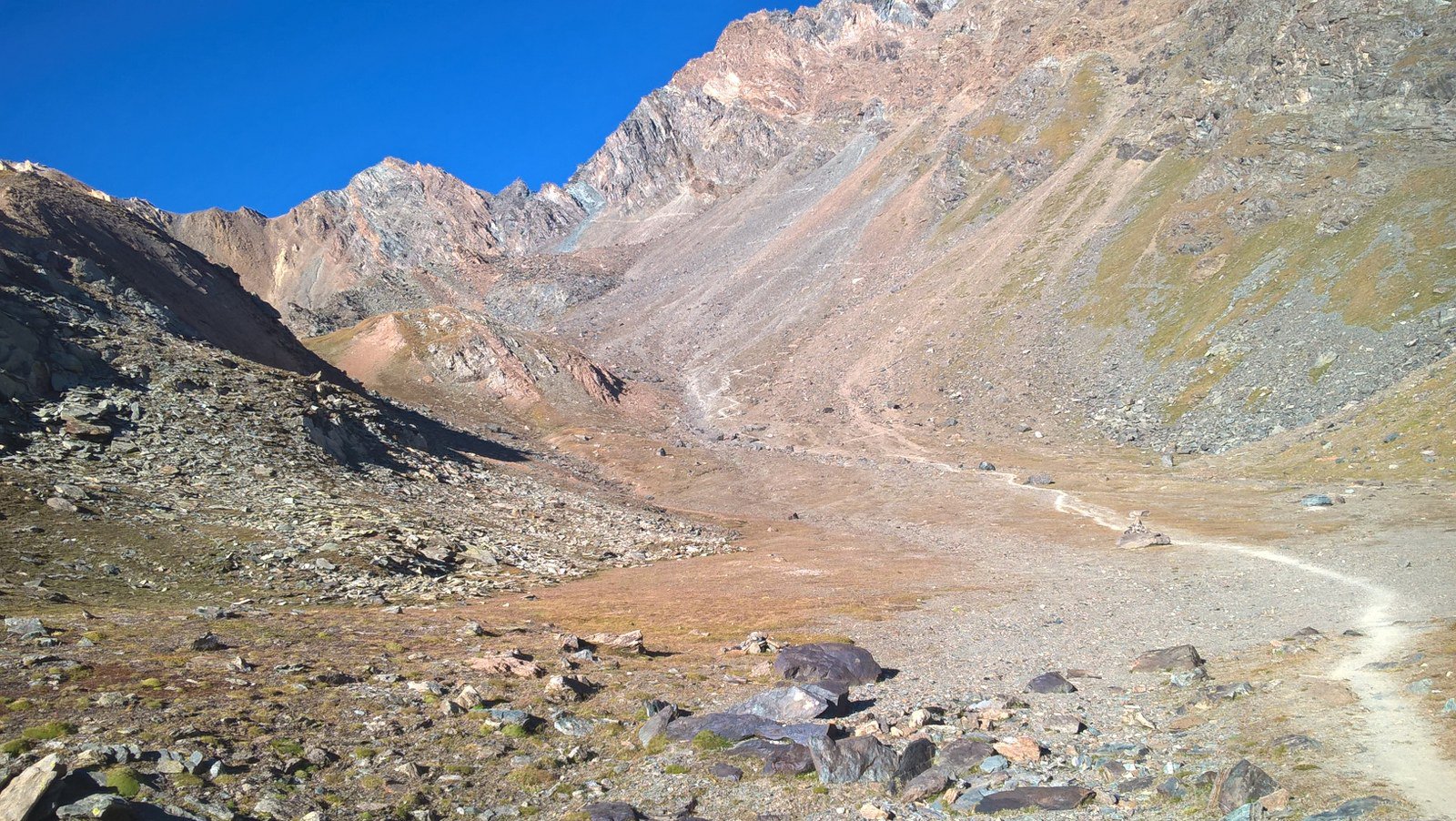 Il bel sentiero per il colle