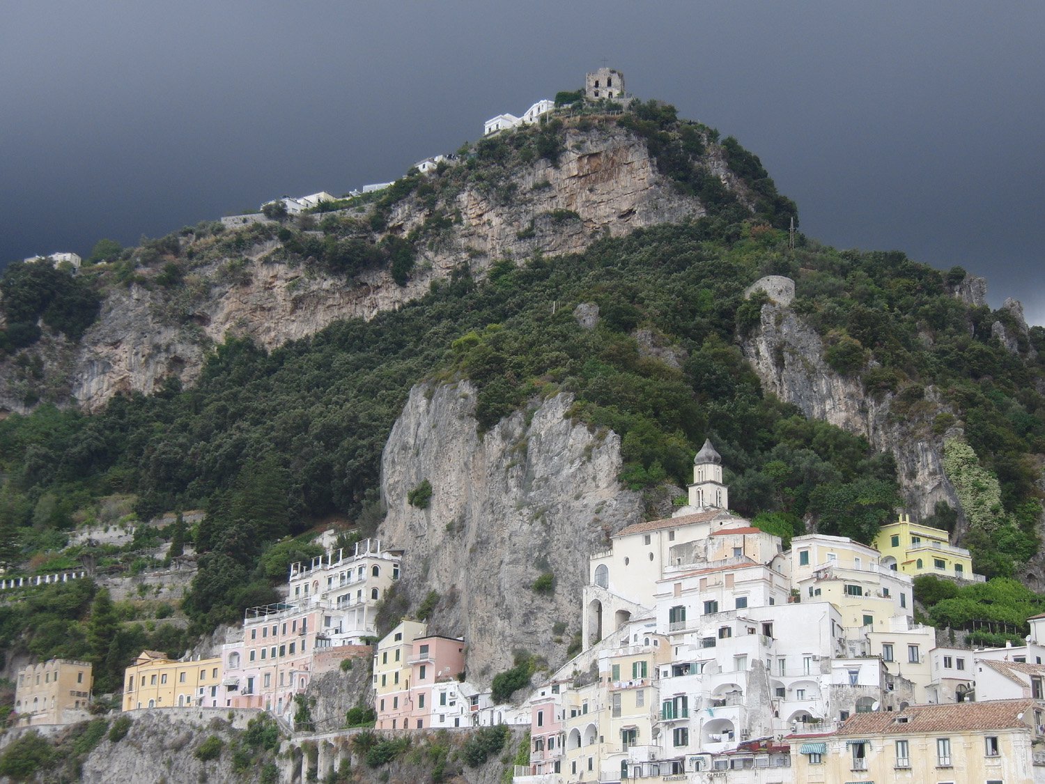 Acquazzone su Amalfi