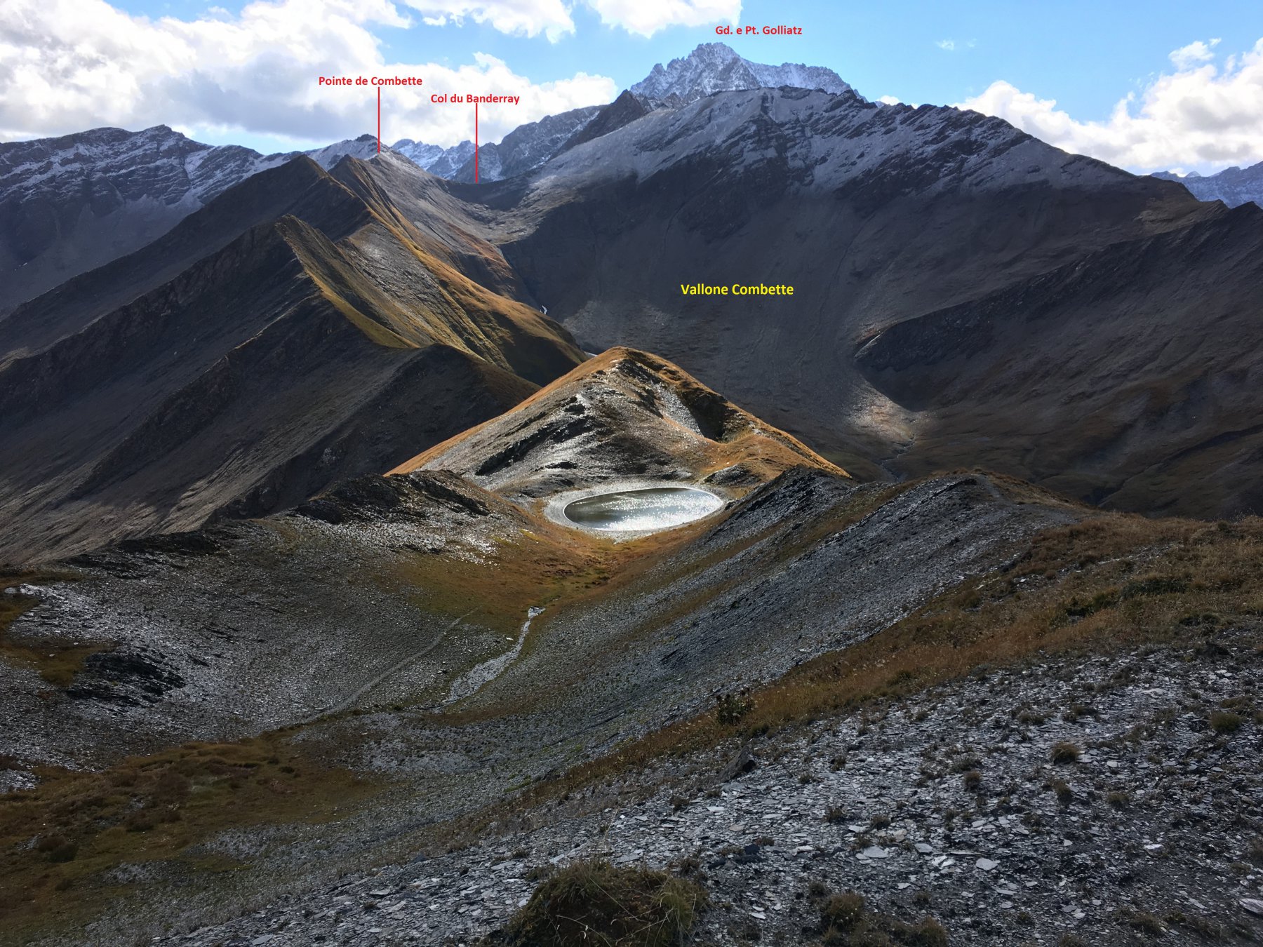 Tutta l’Arete des Econduit vista appena sopra il Col du Grand Ferret