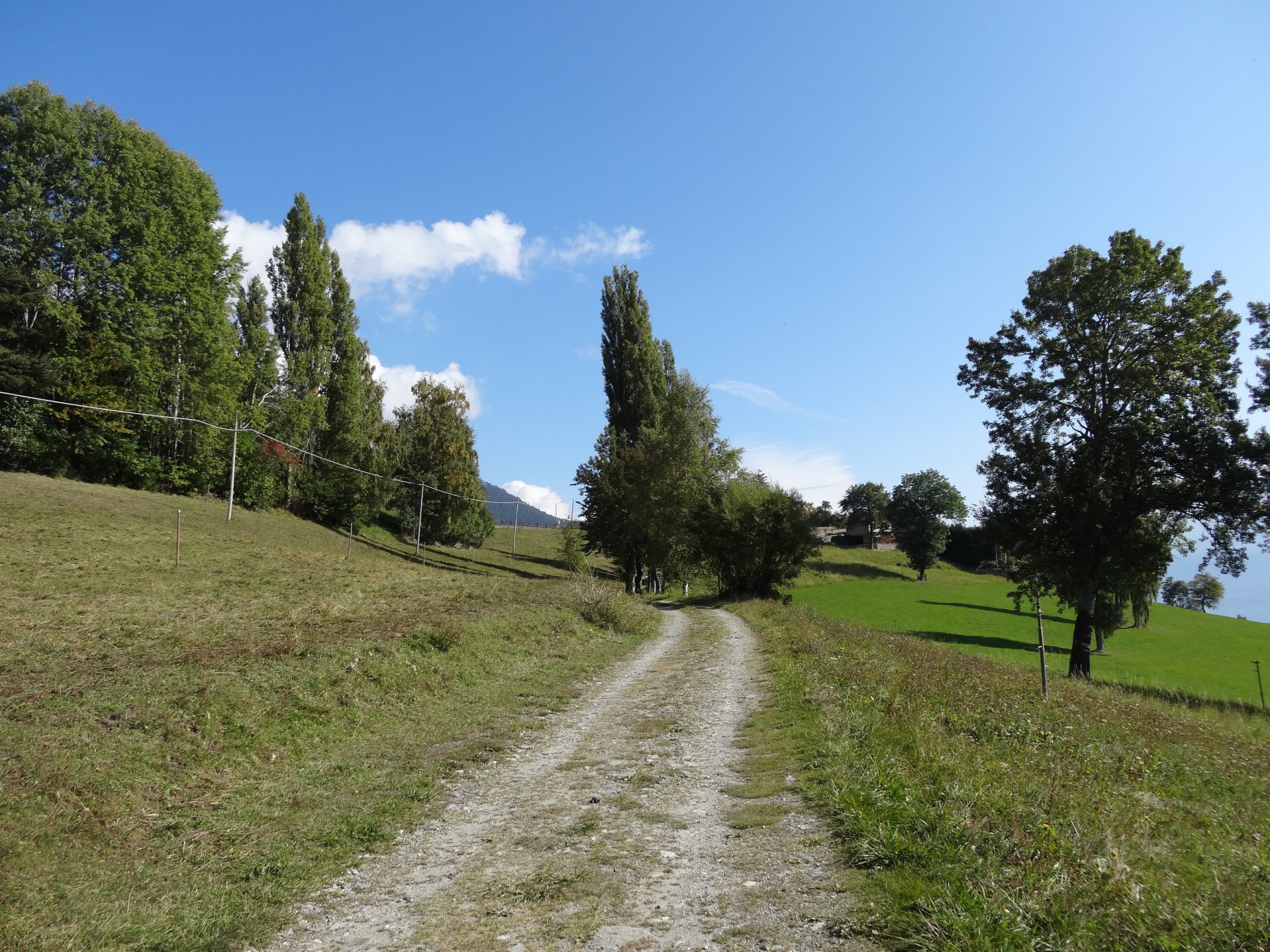 la sterrata che arriva a grand sarriod