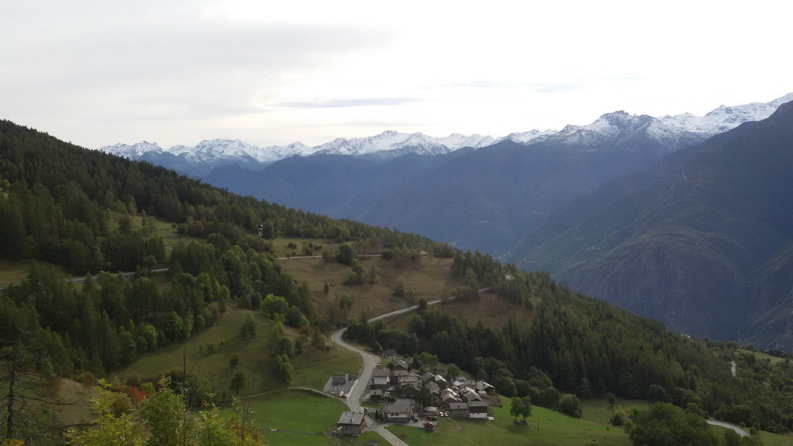 Grand Rhun visto scendendo sul sentiero 2.