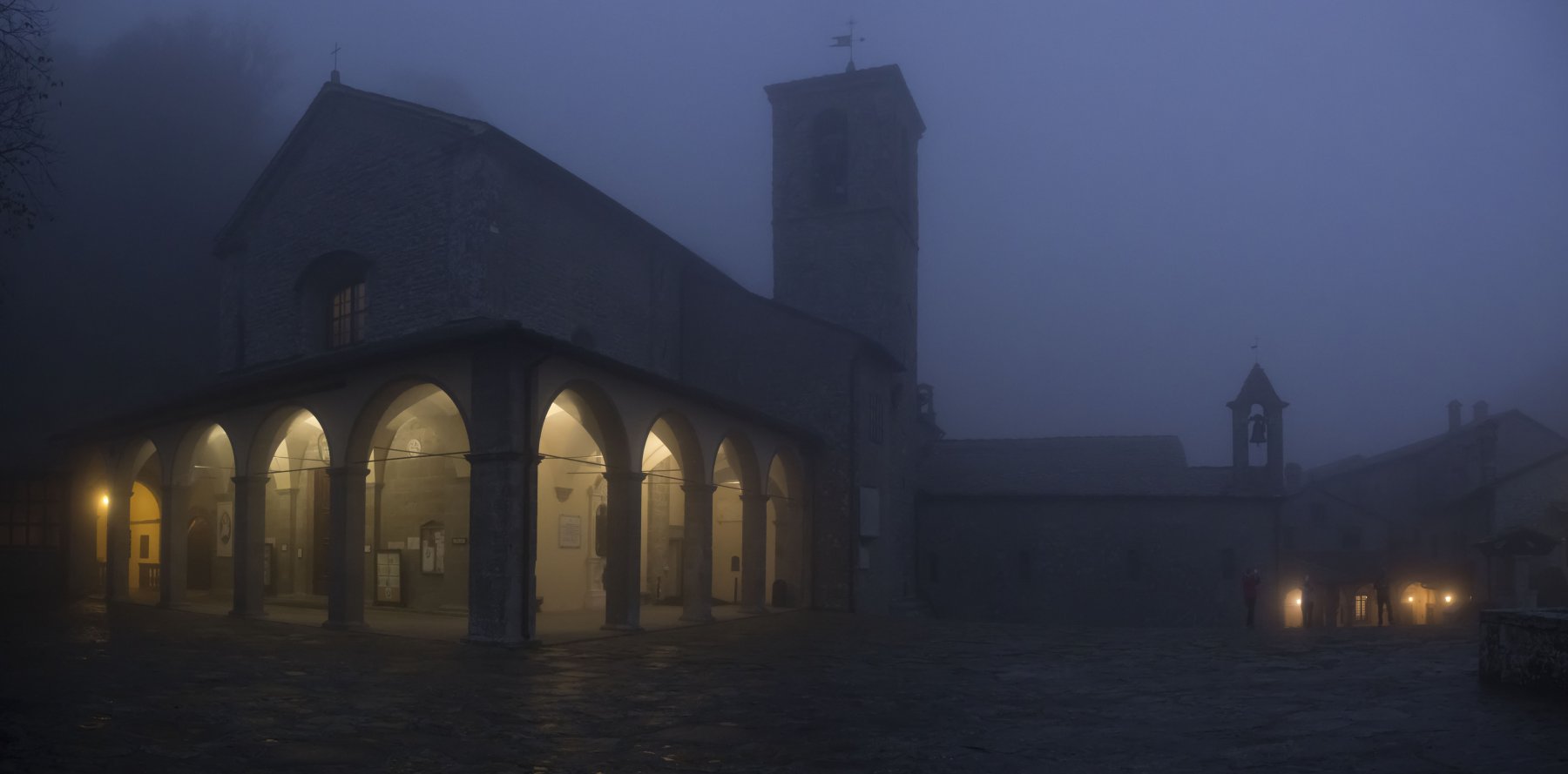 La Verna nella nebbia