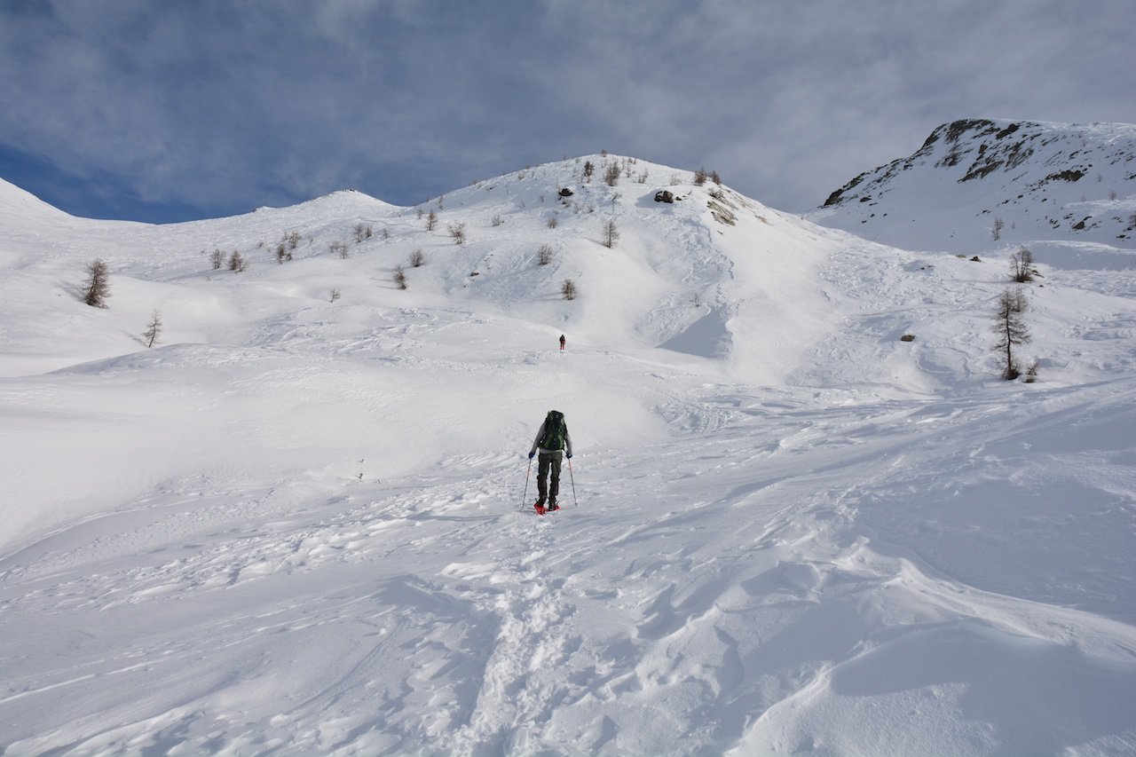 salendo dalle grange dell'Oliveto verso la Piovosa...