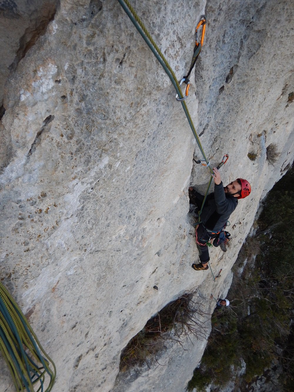 Sulla bellissima roccia della L3, in piena parete