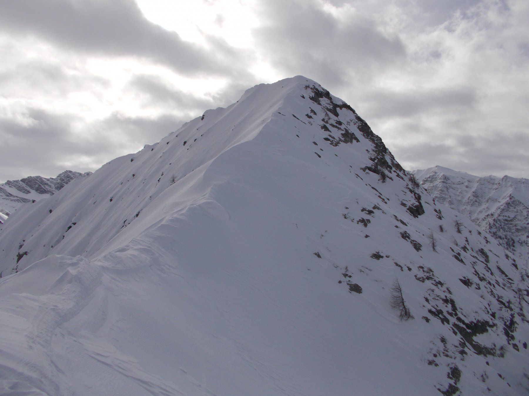 la Punta Genziana..dall'ultimo tratto di cresta..