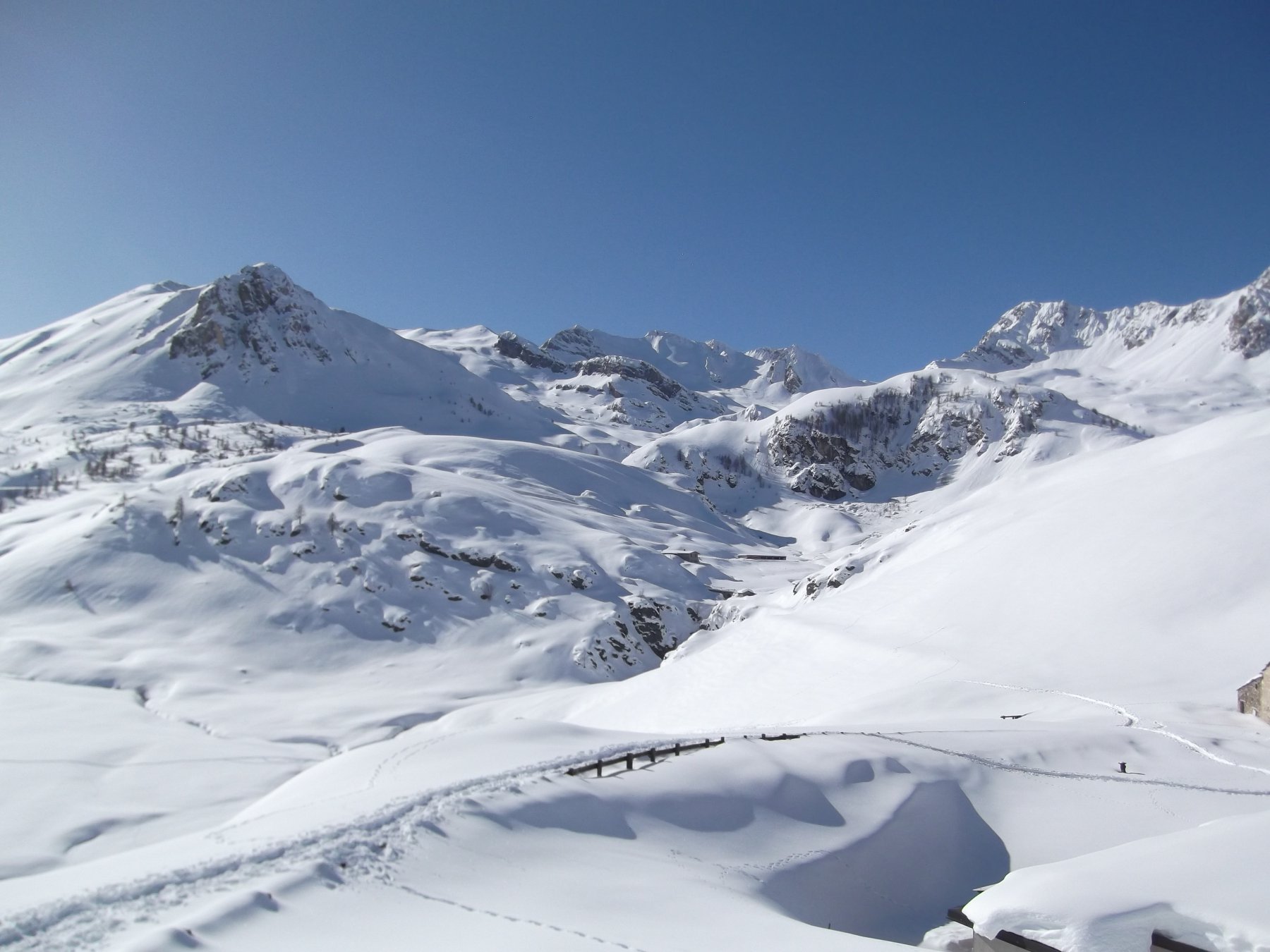 L'itinerario visto dal Col di Preit.