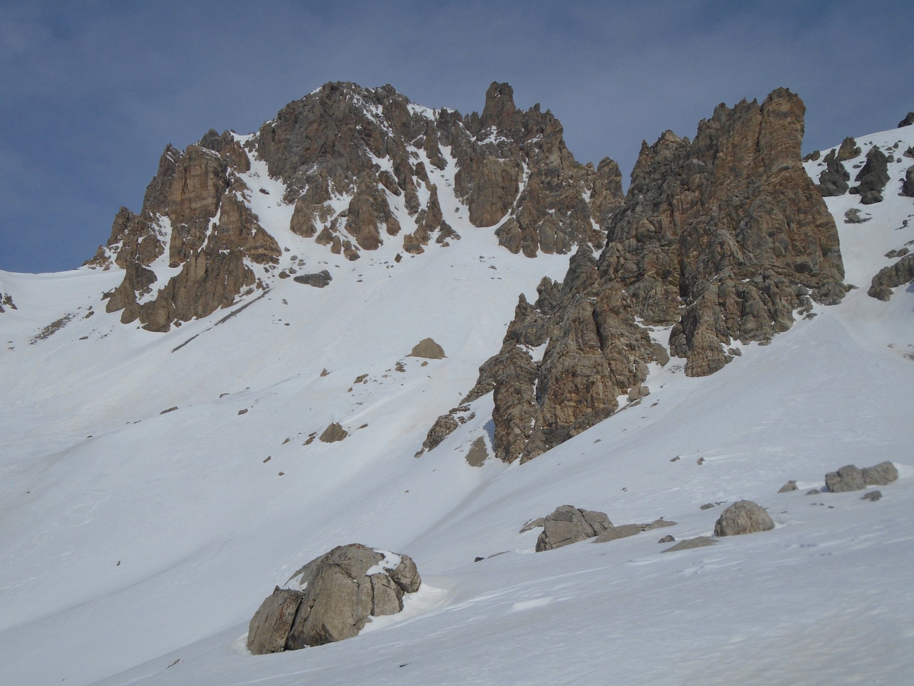 Condizioni canali Oronaye (quota sciistica 3080 visibile a sx)