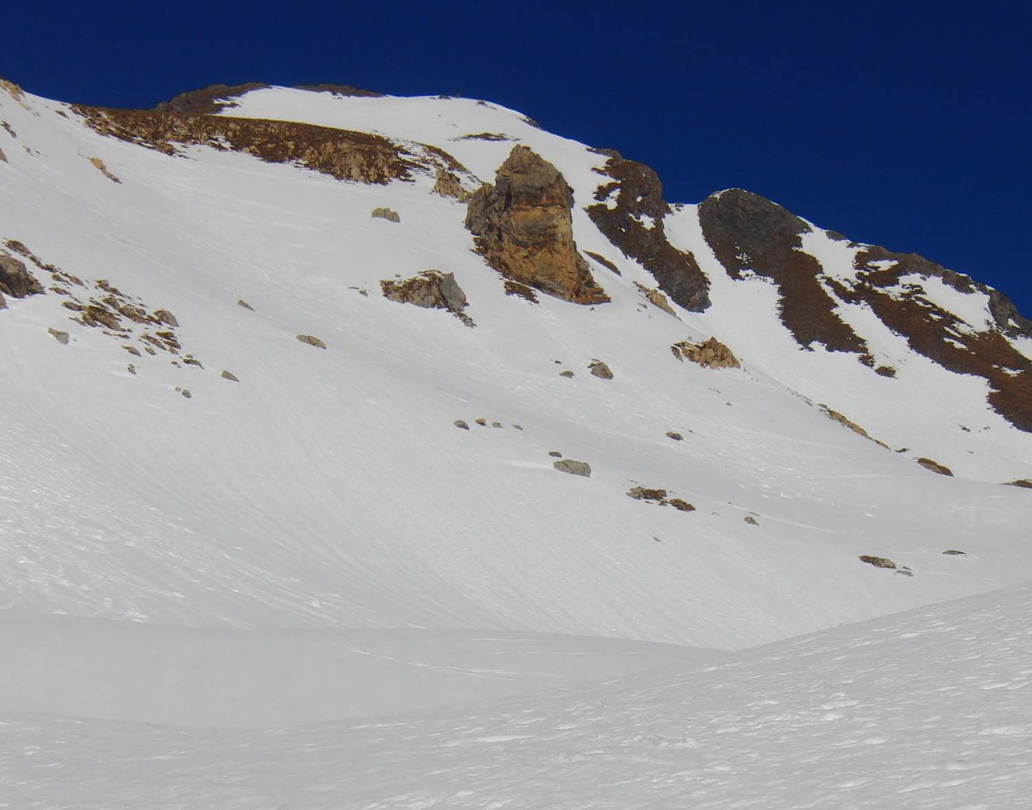 Dalla comba di sinistra verso la vetta