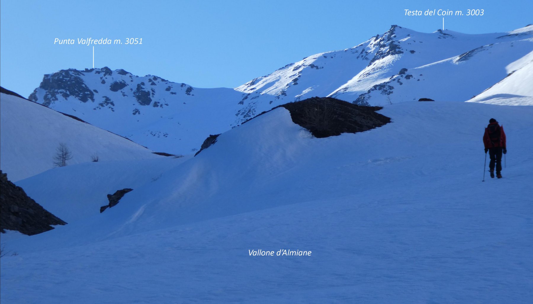 primo sguardo sulle nostre due mete da quota 2300 m nel Vallone d'Almiane