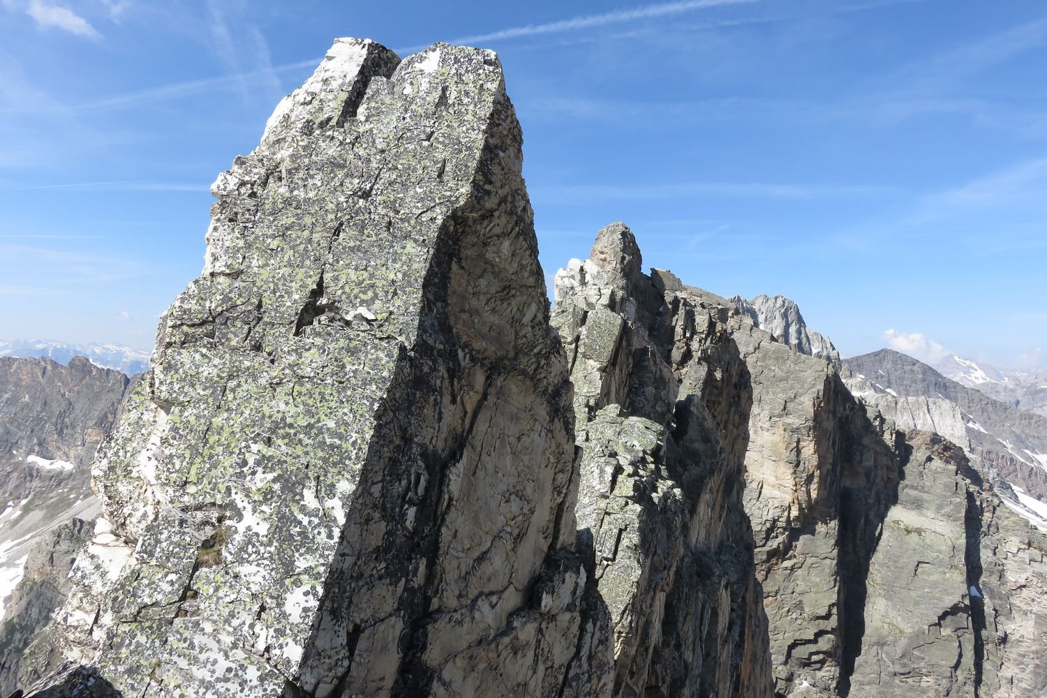la cresta dal colletto dove termina la cengia