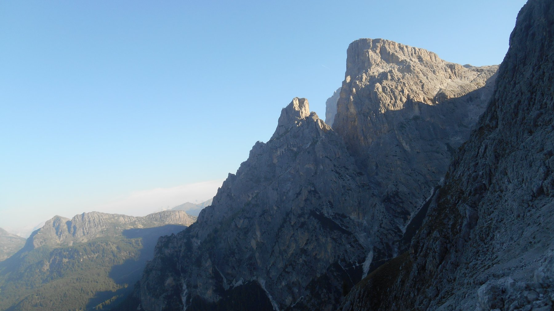 All'attacco, con le Pale baciate dalla luce del primo mattino