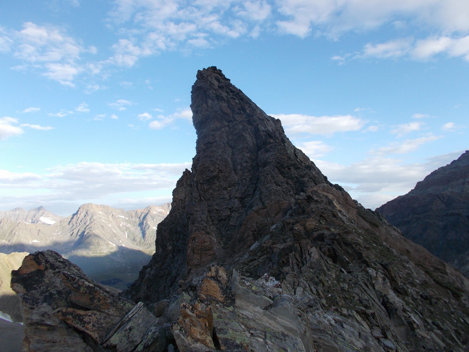 lasciando l'aguzzo monte Timorion..per la Levionaz