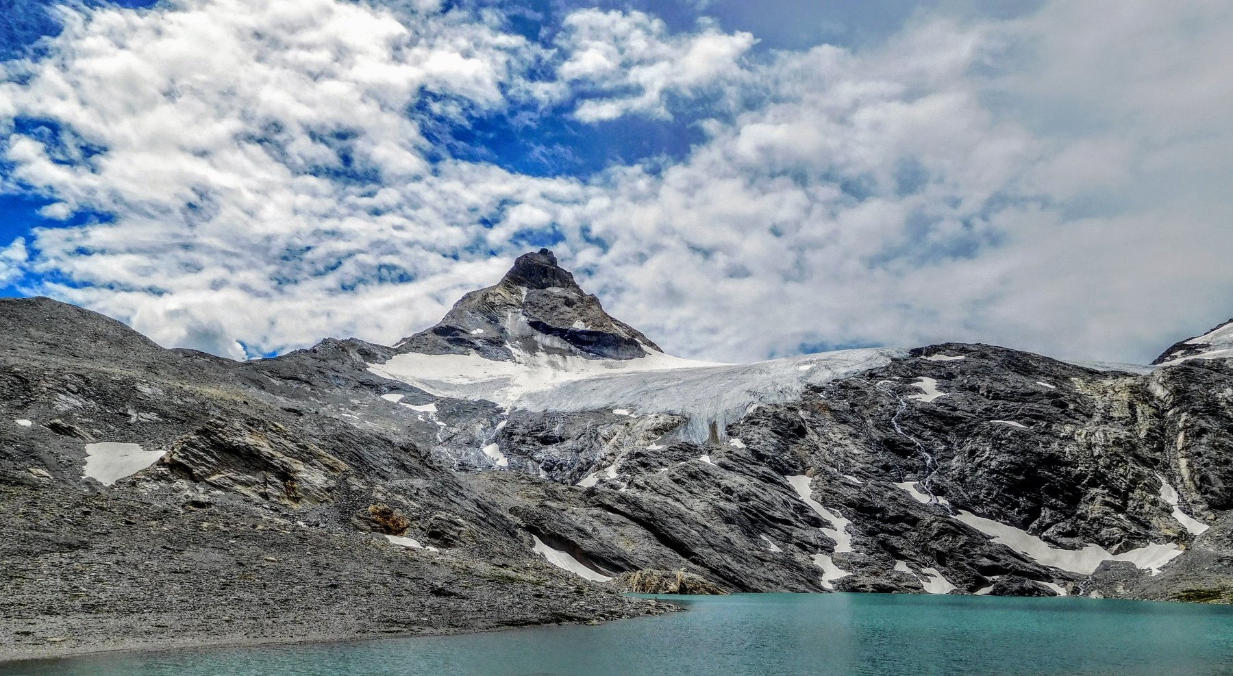 il lago Goletta ed il Granta Parei
