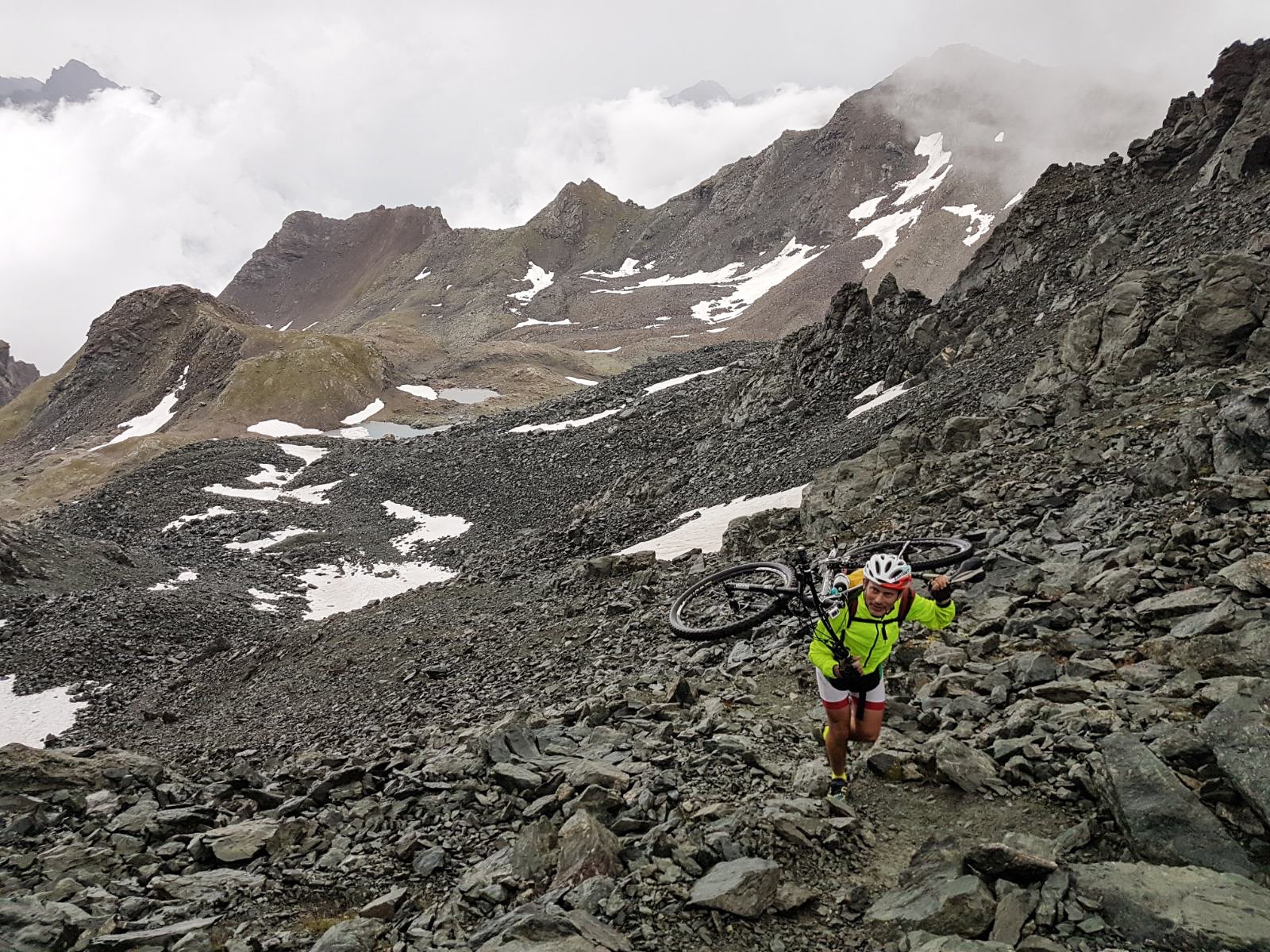Portage al lago della rossa