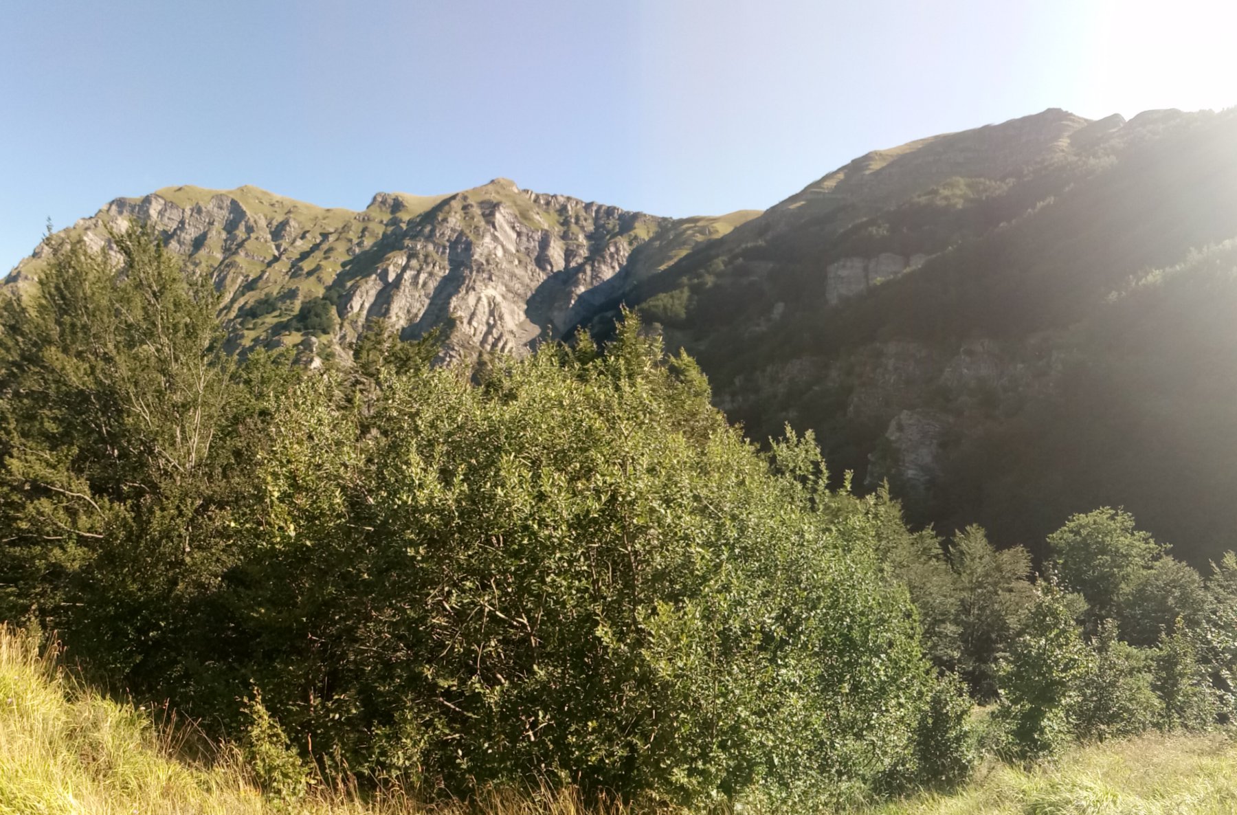 la cresta del Marmagna visto da poco sopra il bivacco