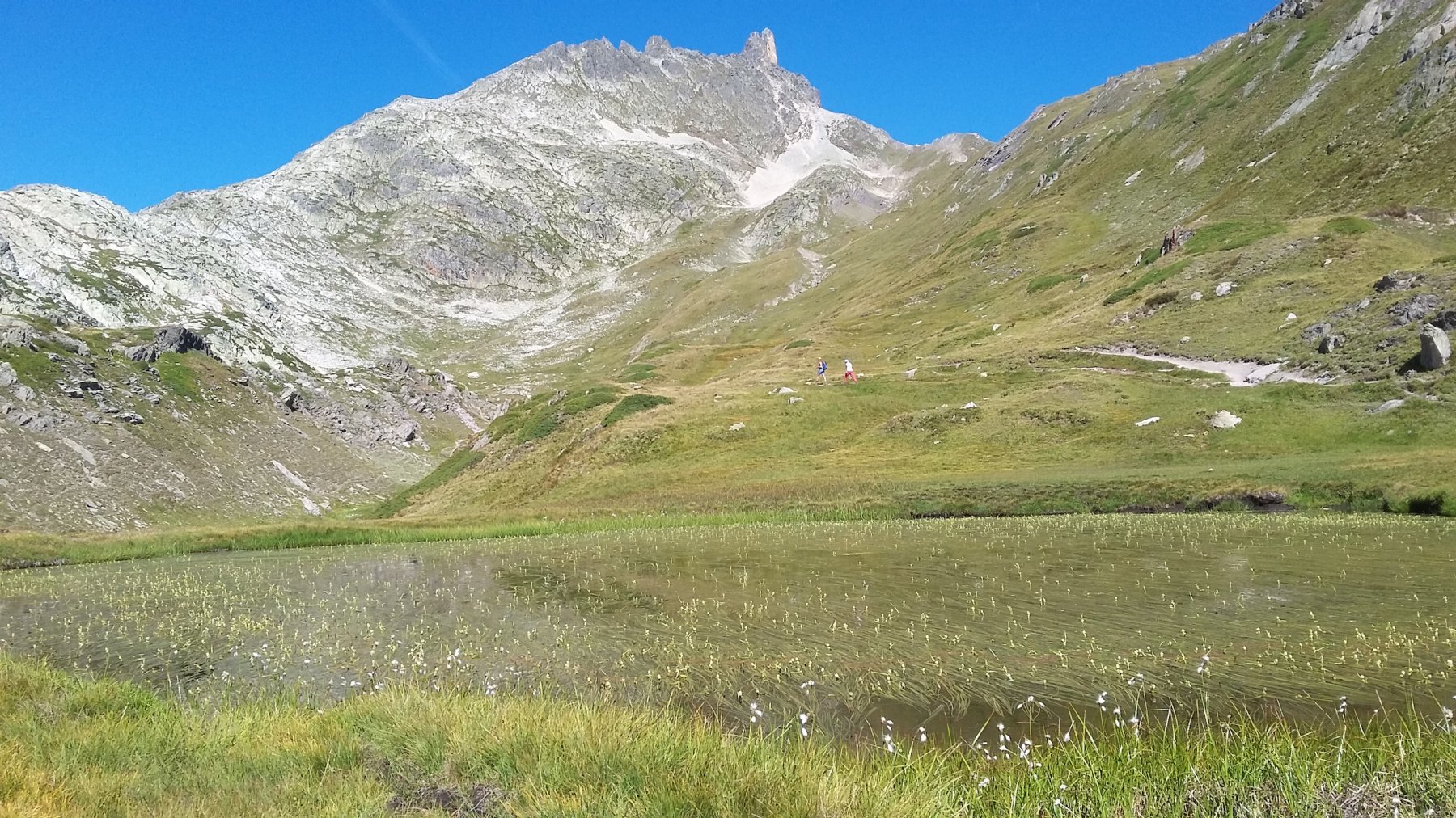 stagno ai piedi dell'Aguille Noire