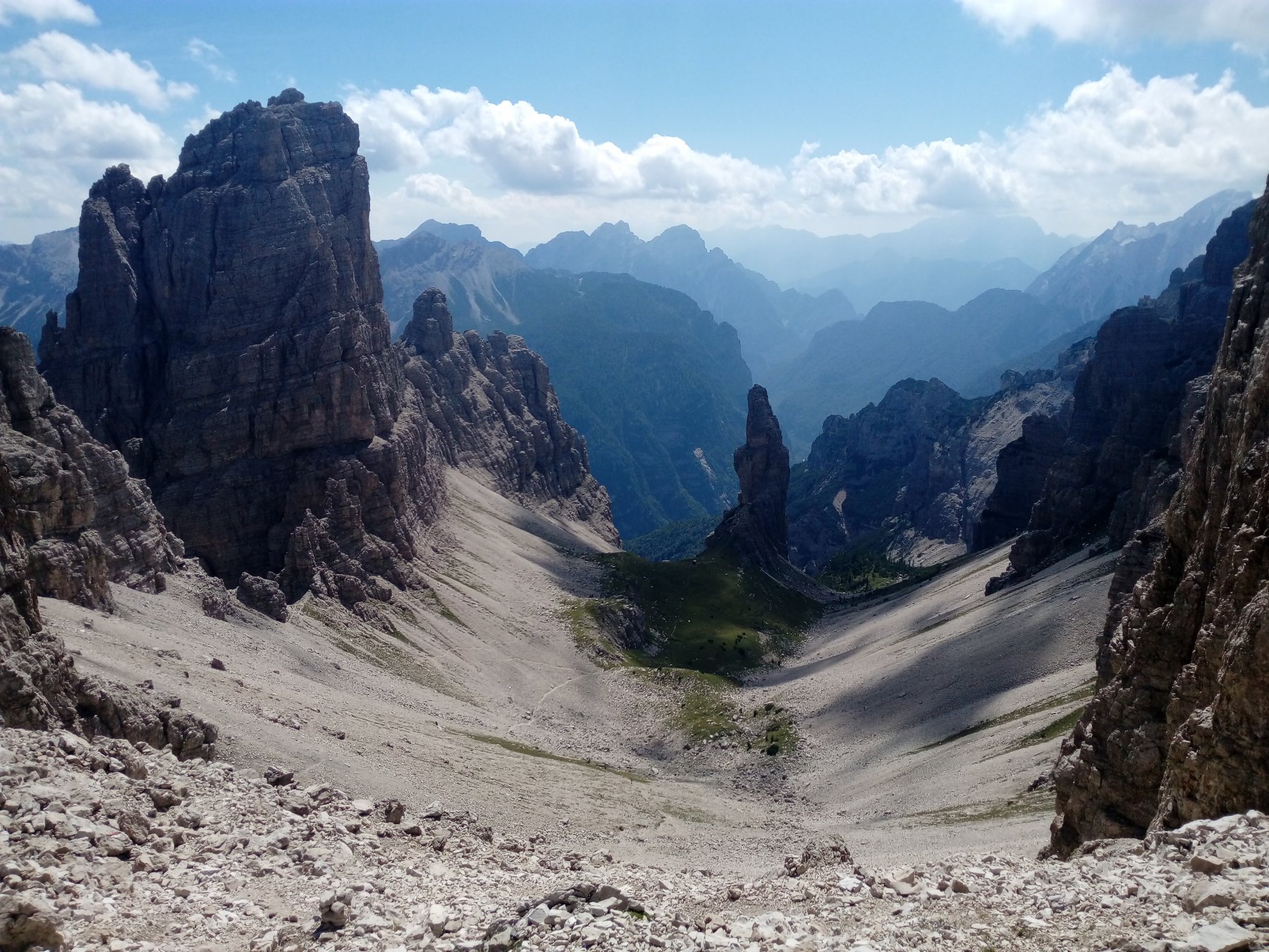 L'alta Val Montanaia dalla forcella omonima