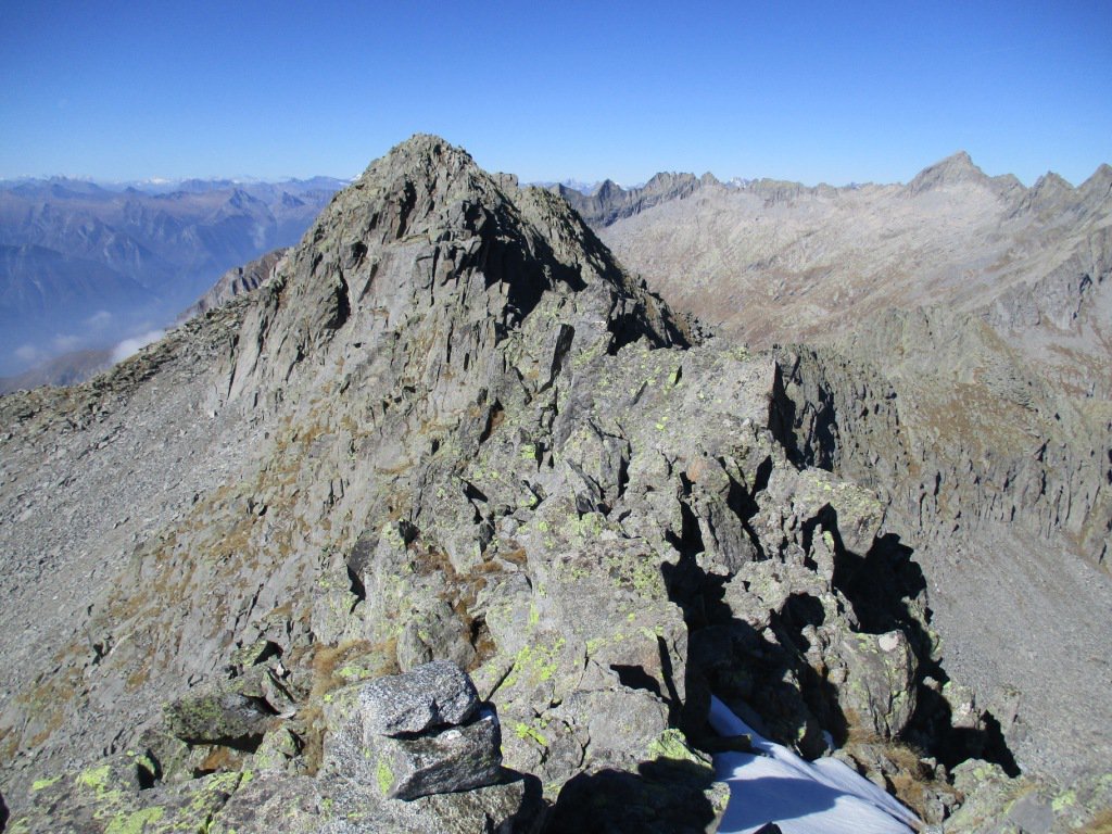 dalla vetta SE la cresta e la vetta NO