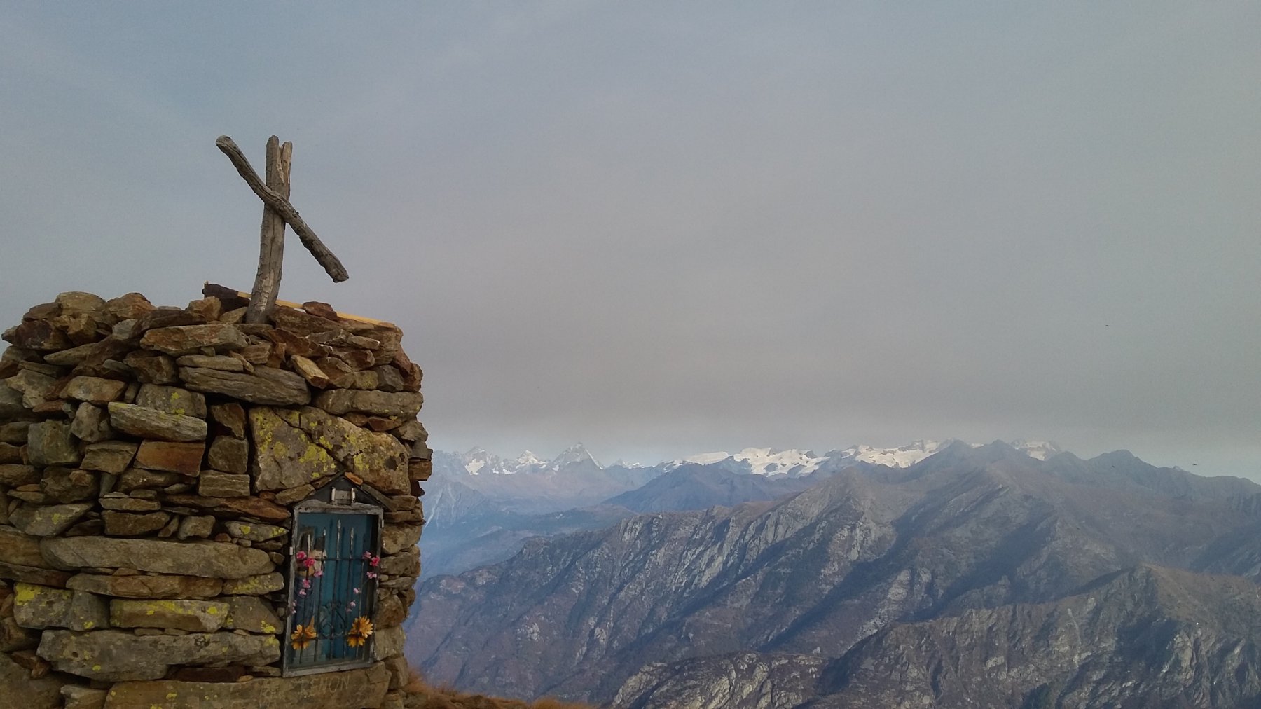 nuvole di fumo anche in cima